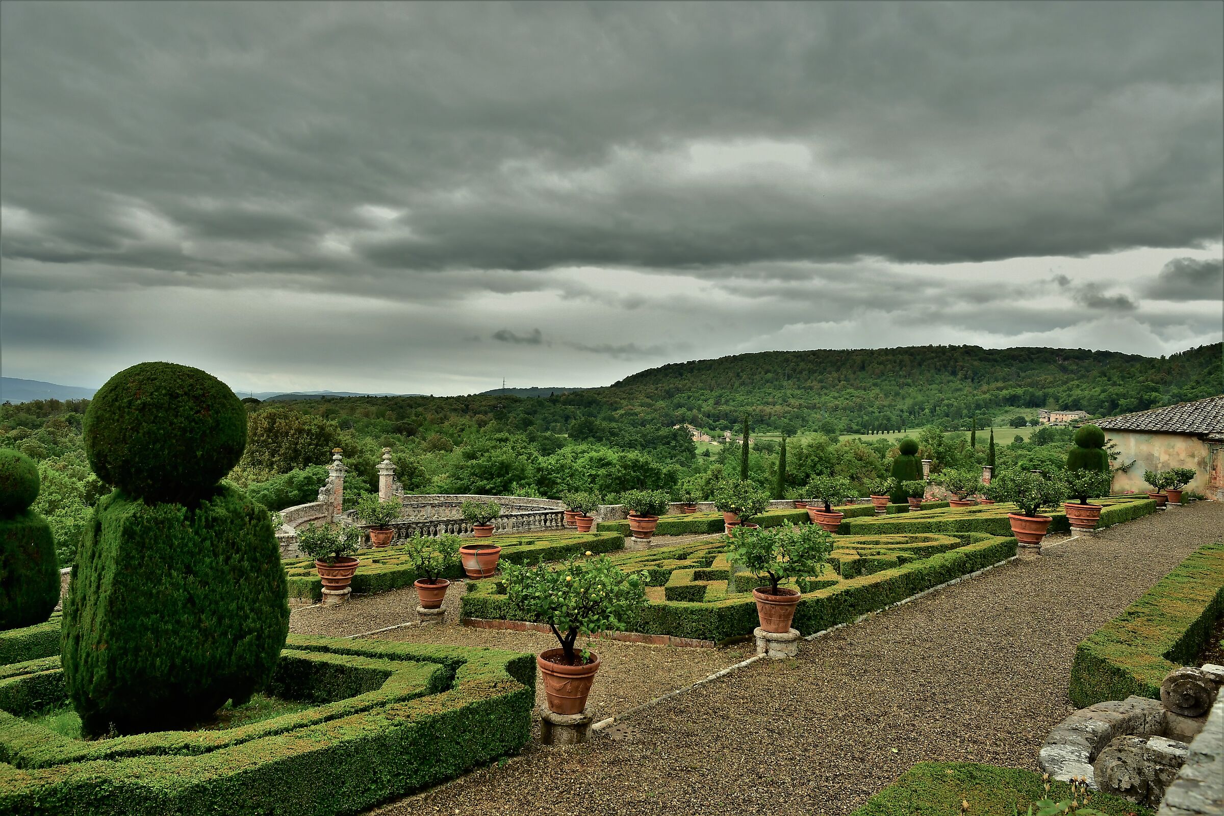 Celsa Castle, the garden.