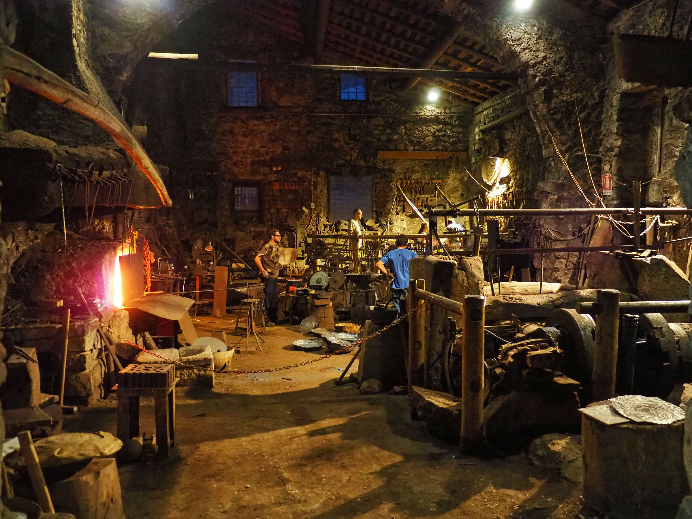 Laboratorio nel vecchio maglio ad acqua di Bienno