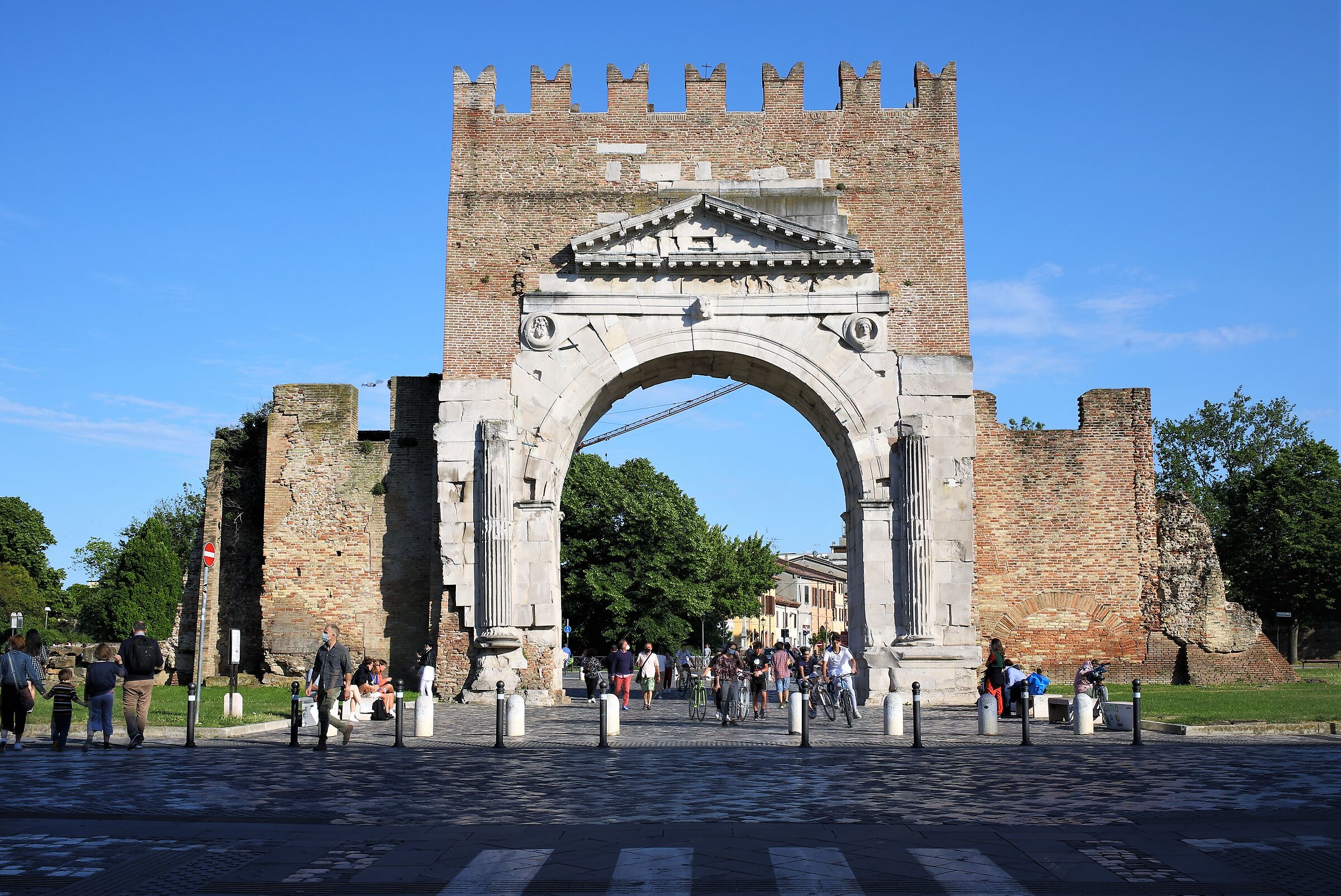 Arco di Augusto