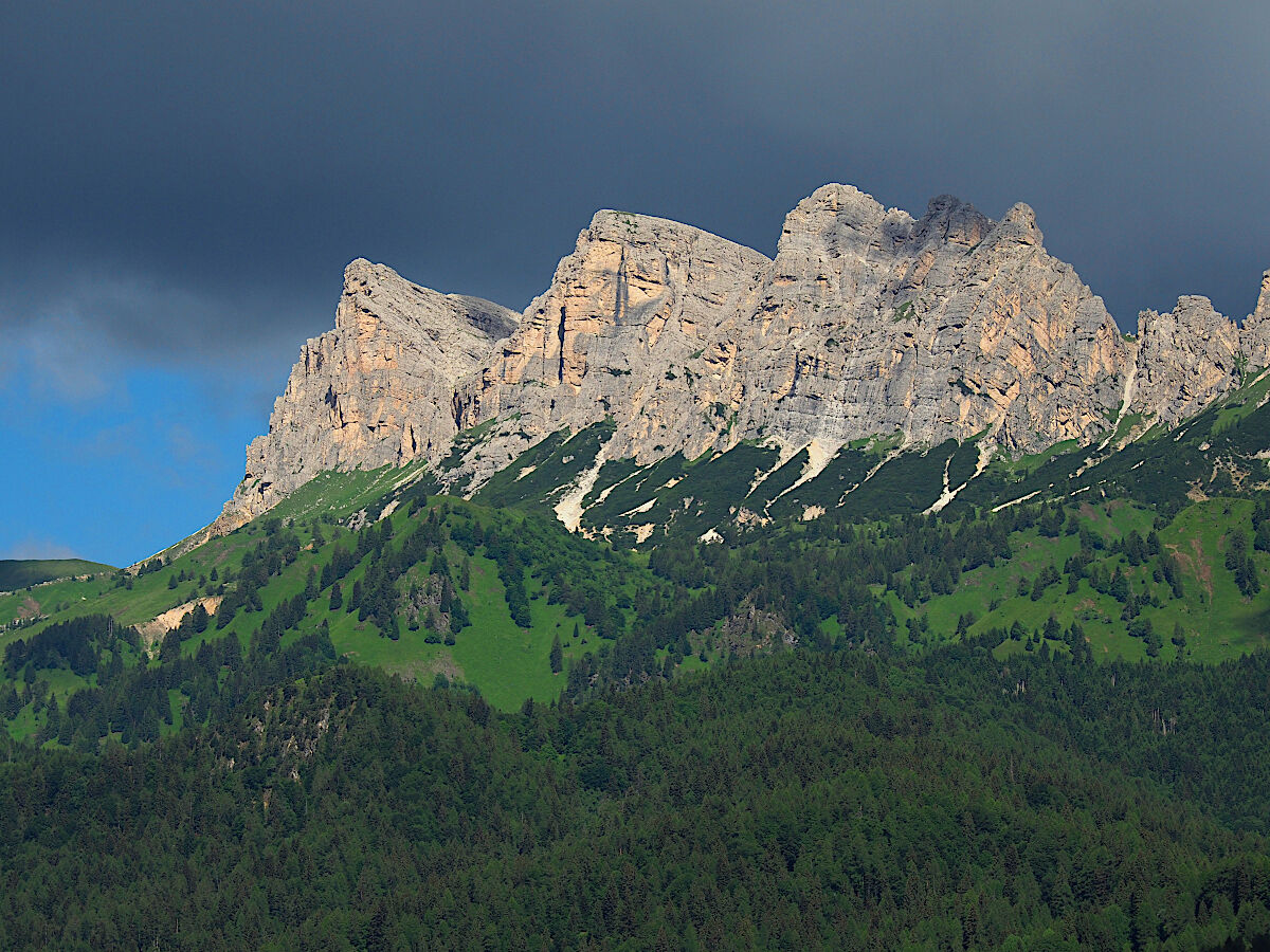 We will be back walking between peaks and meadows!!!