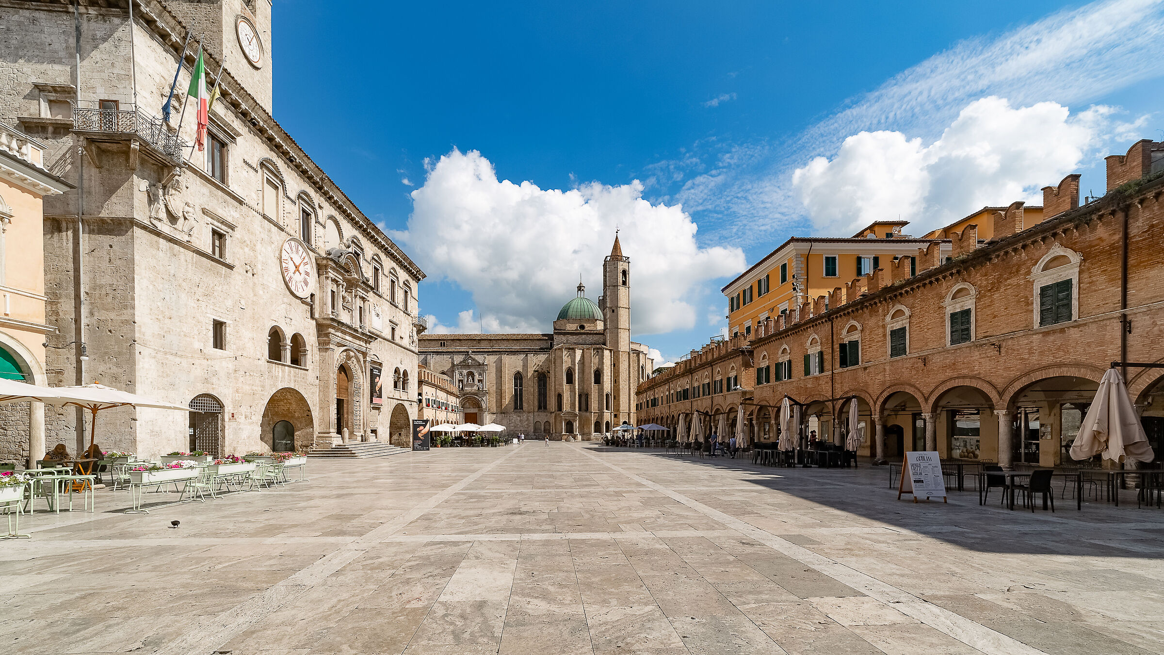Piazza Del Popolo, Ascoli