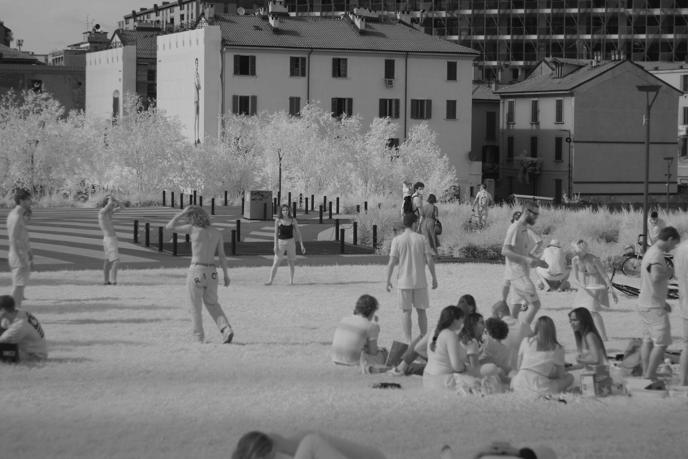 Gae aulenti, sun and chill [INFRARED]