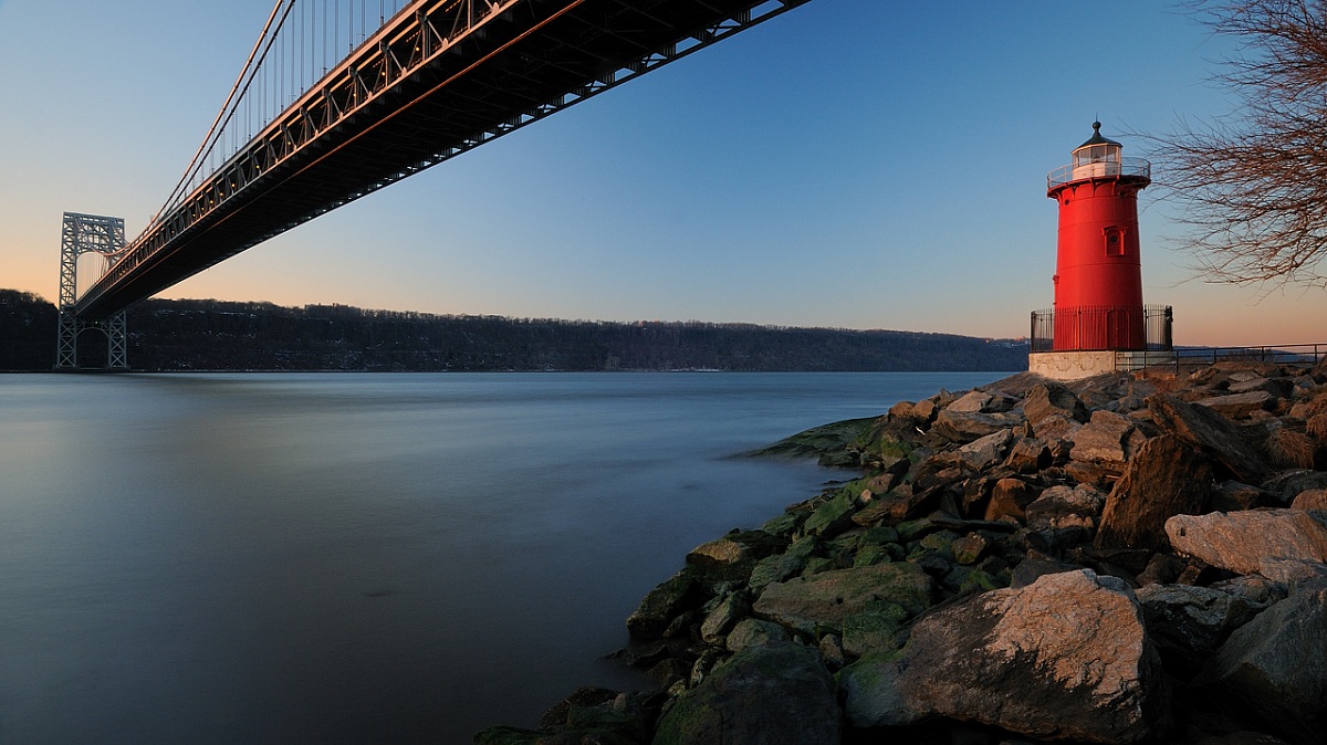 Jeffrey's Hook Light