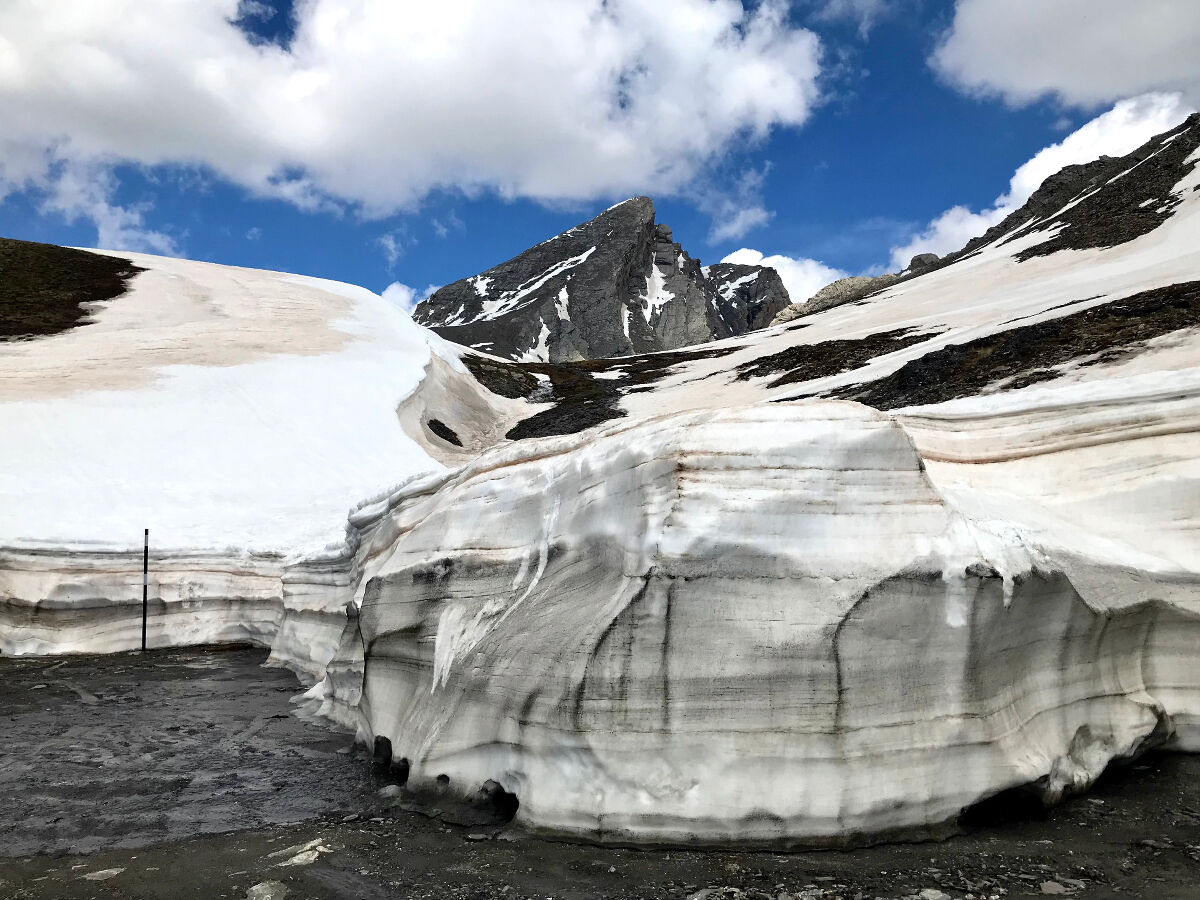 Snow walls on June 12, 2021