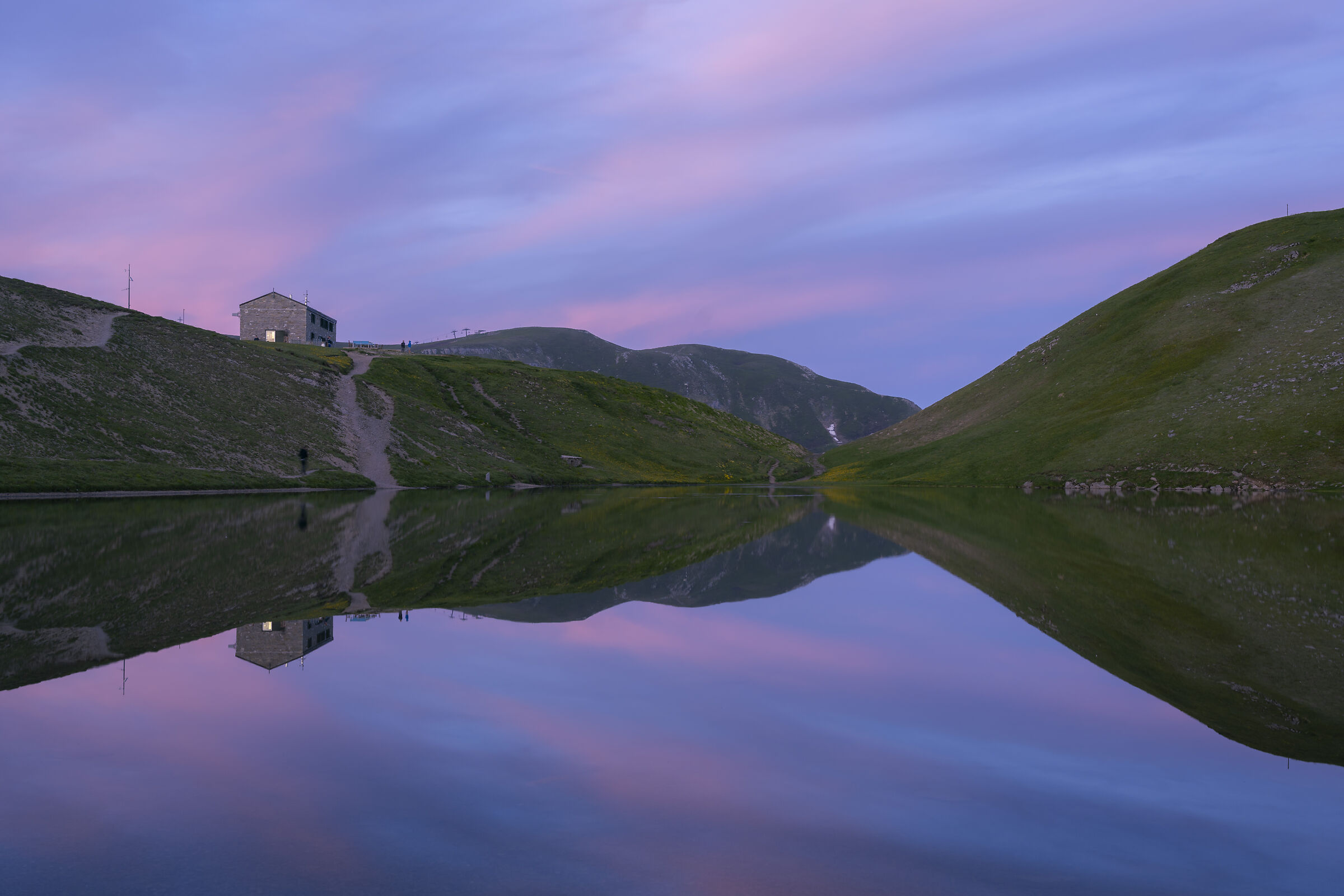 sunset over the scaffaiolo lake 1