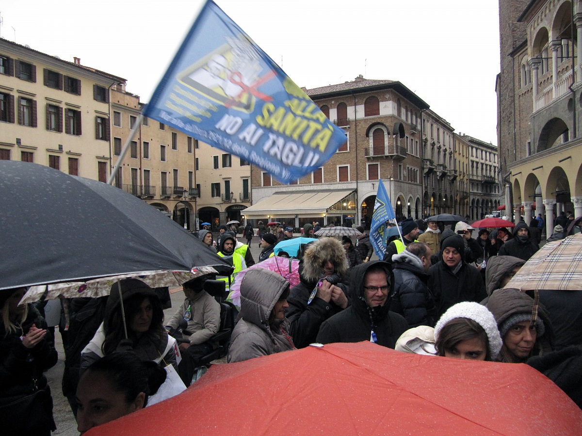 Protesta per il diritto alla Sanita' a Padova - 4