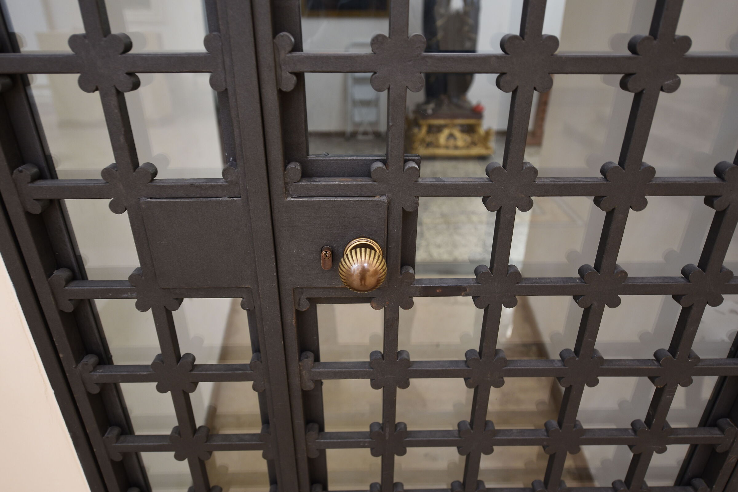 The Photographer in the Knob