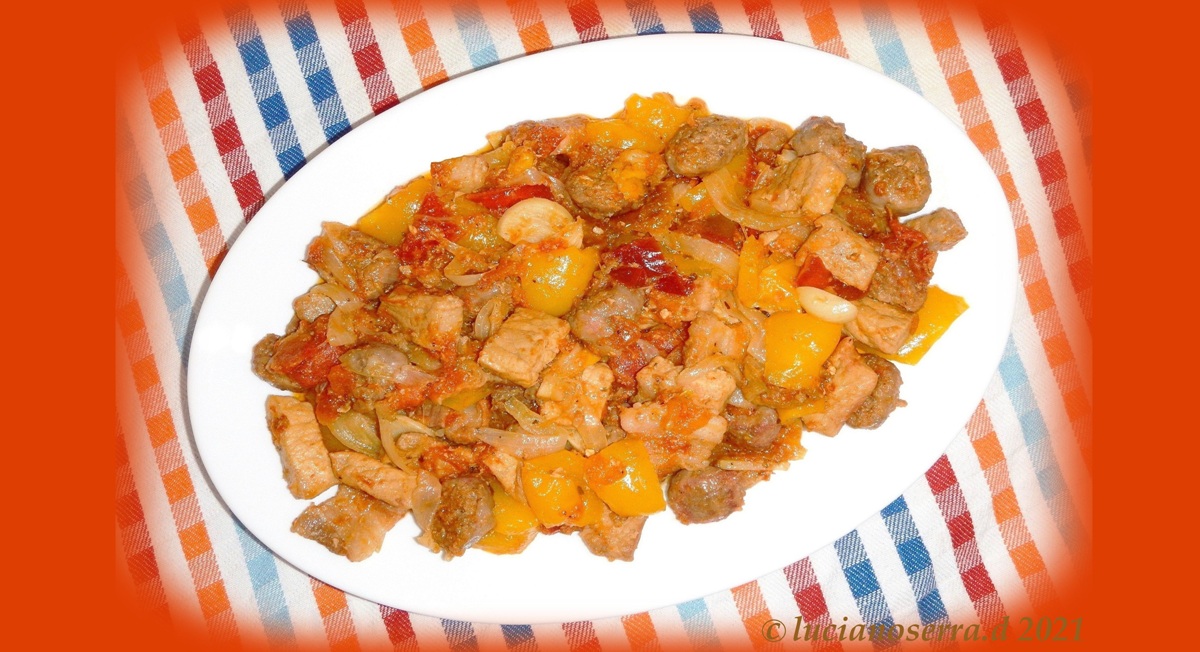 Carne di maiale con verdure cotte