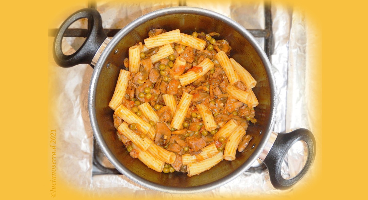 Torkins with pork loin mushrooms and peas