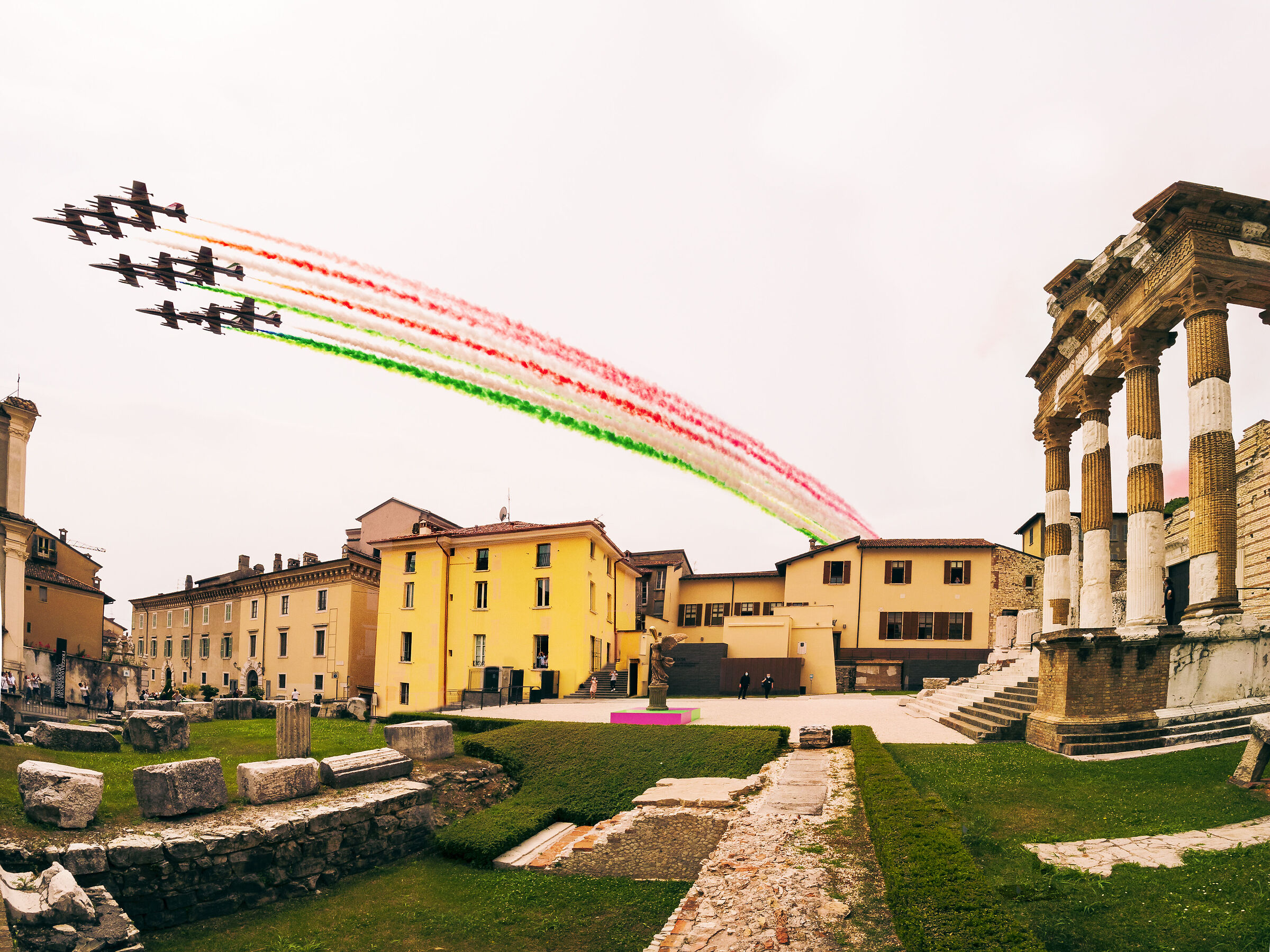 frecce tricolori 1000 miglia  al Capitolium