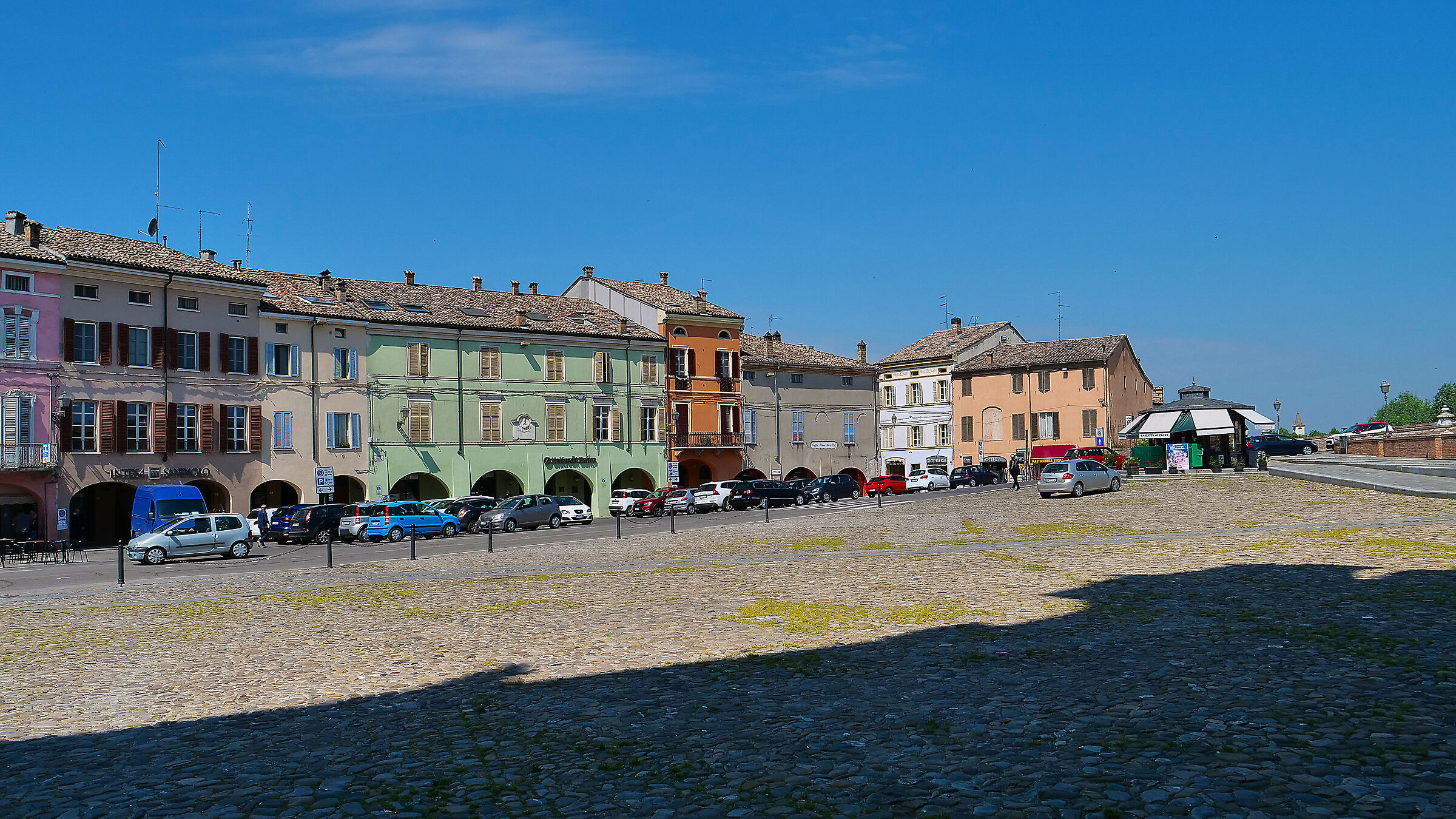 Piazza antistante la Reggia