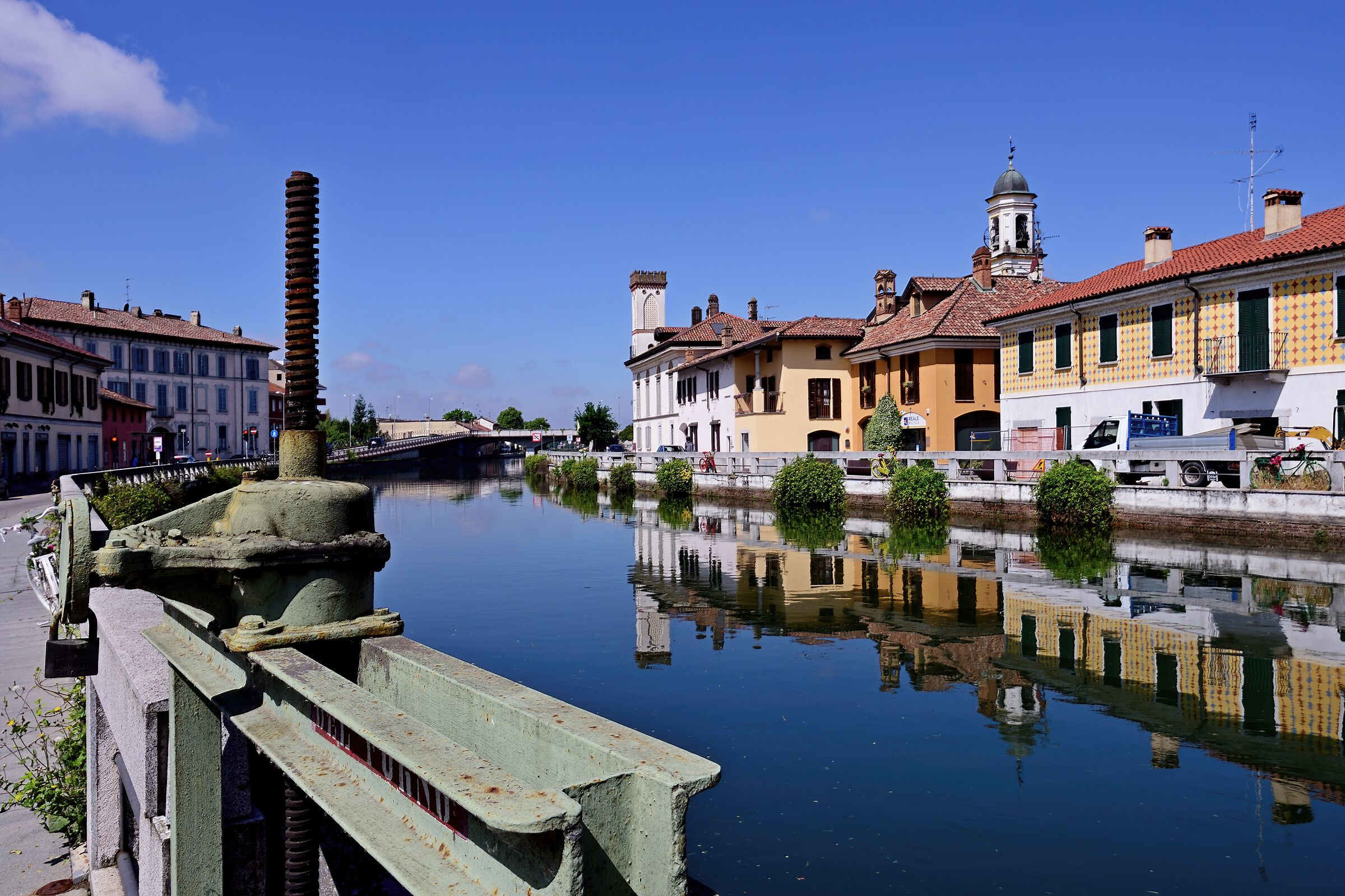 Affacciato sul Naviglio Grande