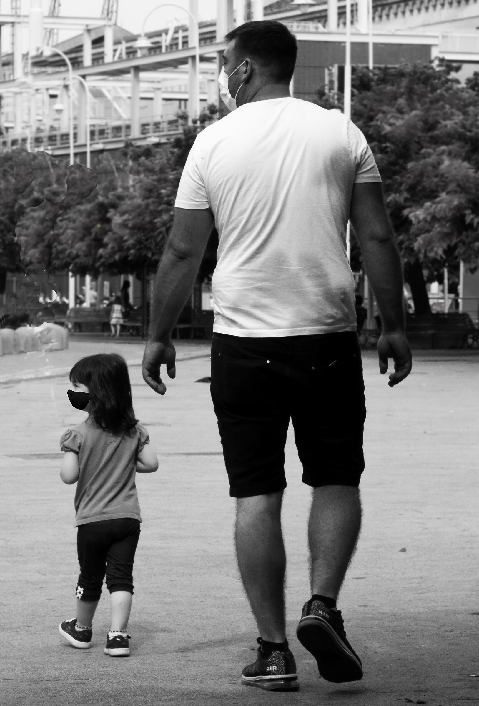 The Giant and the Little Girl