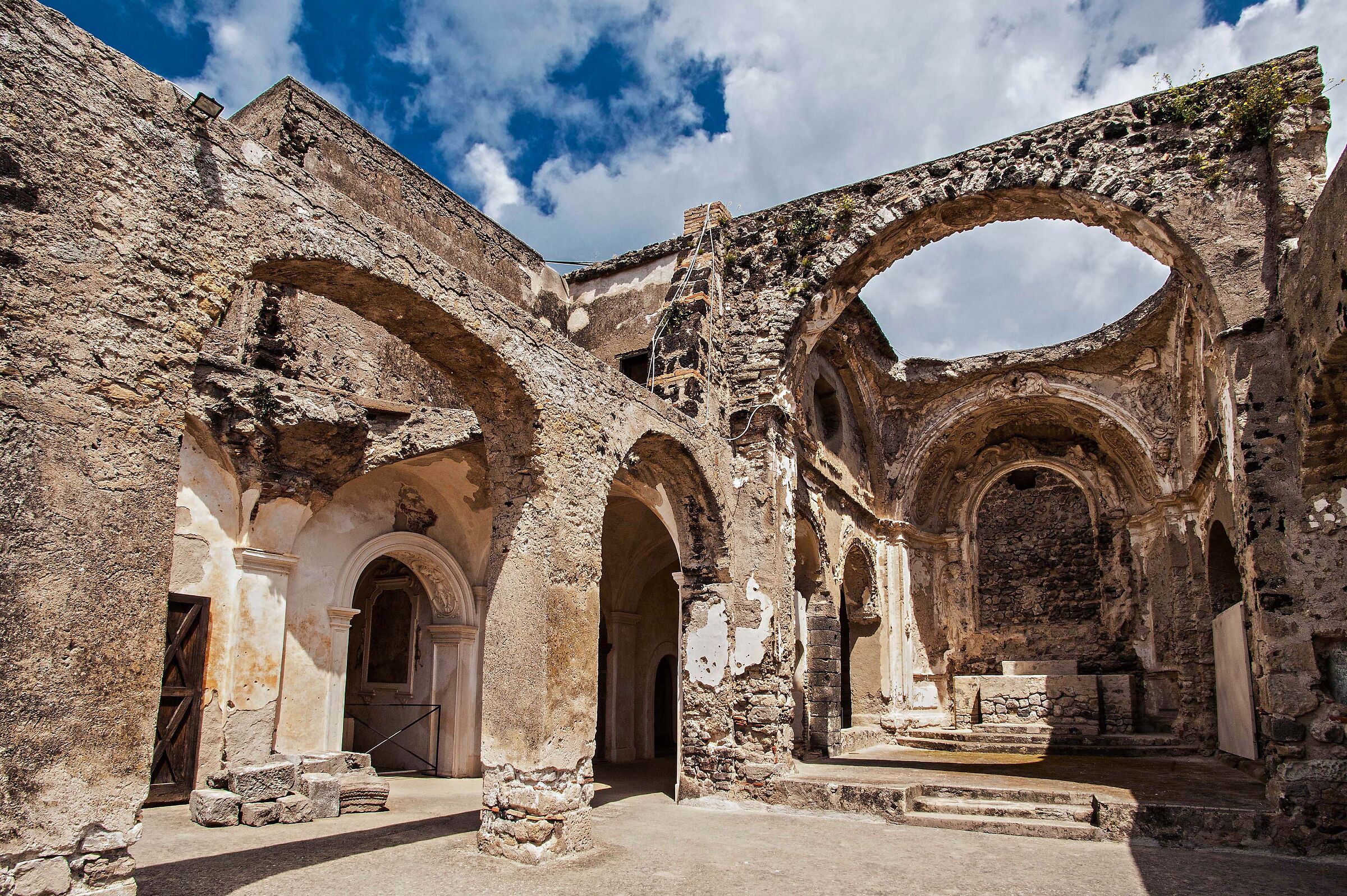 castello aragonese 4