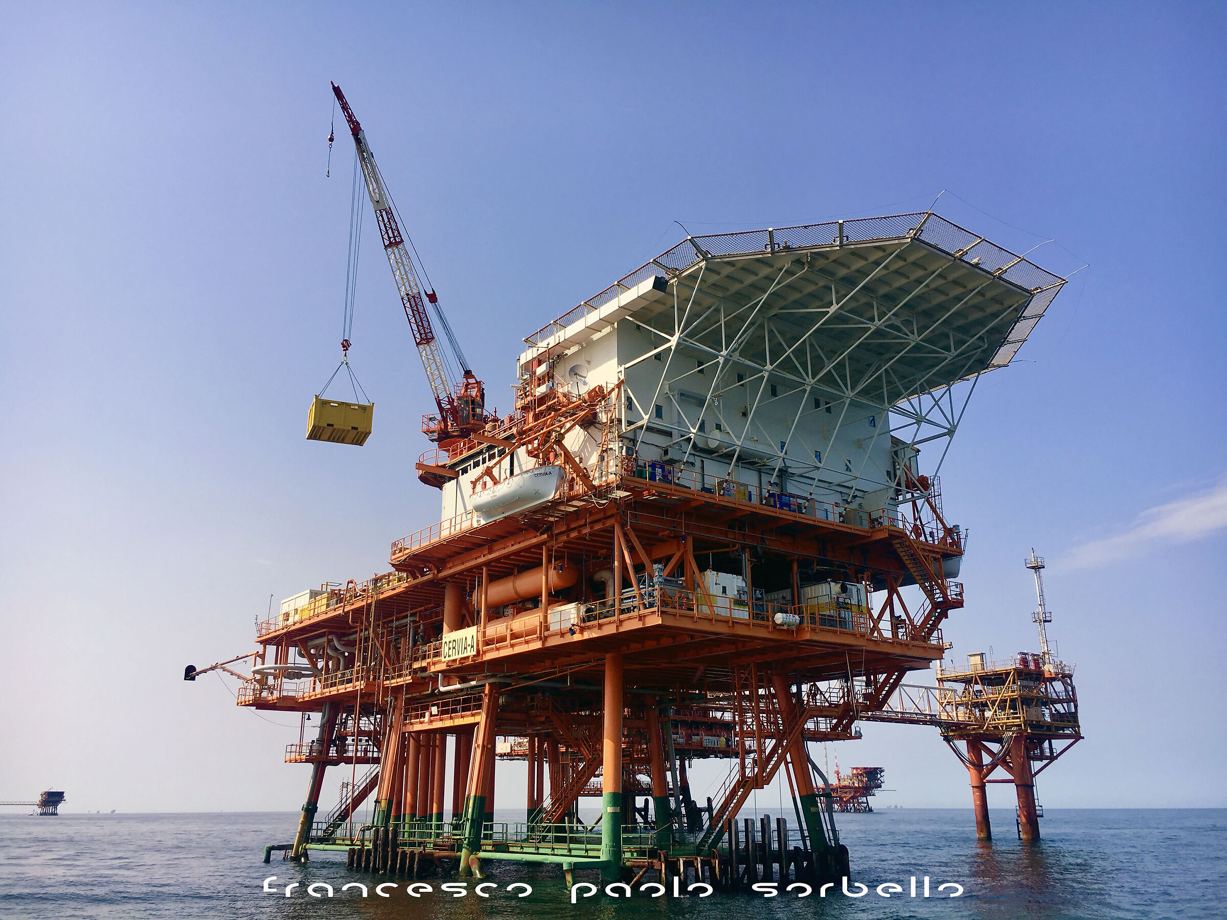 Piattaforma marina estrazione gas