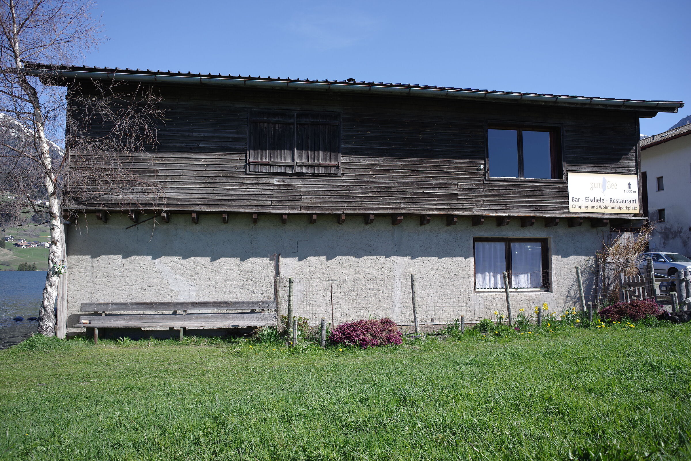 K 28mm f/3.5 to f/5.6