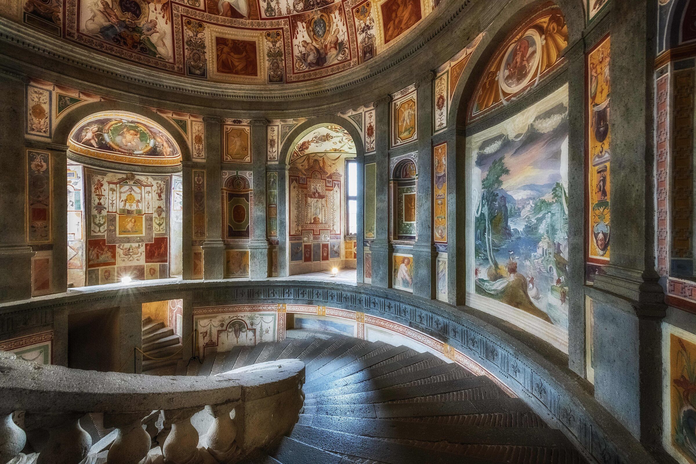 Palazzo Farnese, Caprarola (VT). Scala Regia (Vignola)