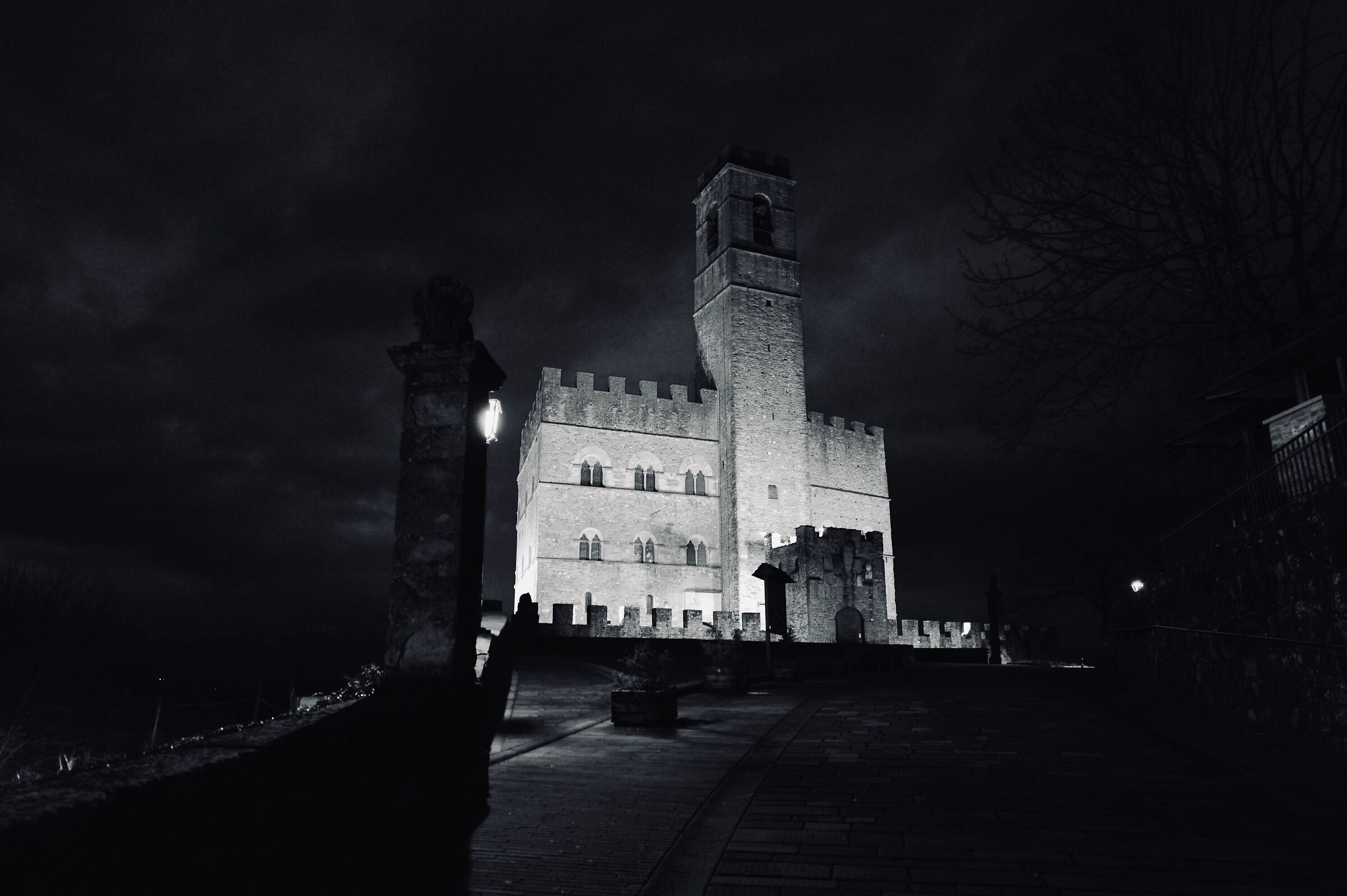 Notturno sul castello di Poppi (Ar)