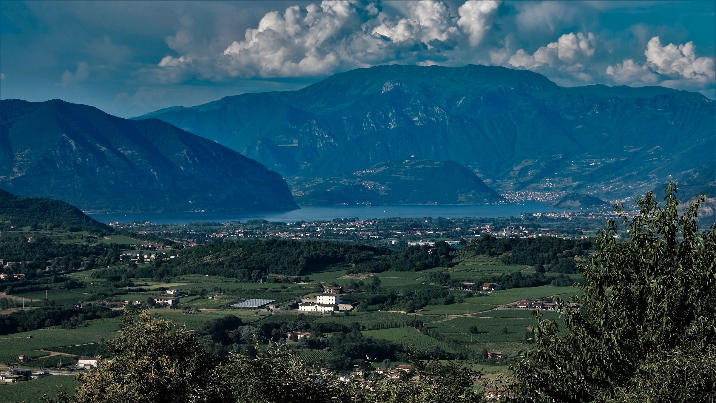 Lake Iseo and Mount William
