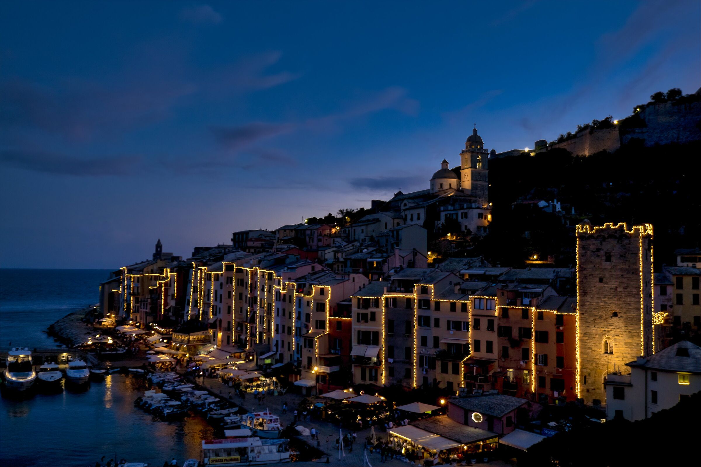 Portovenere: Skyline all'ora blu.