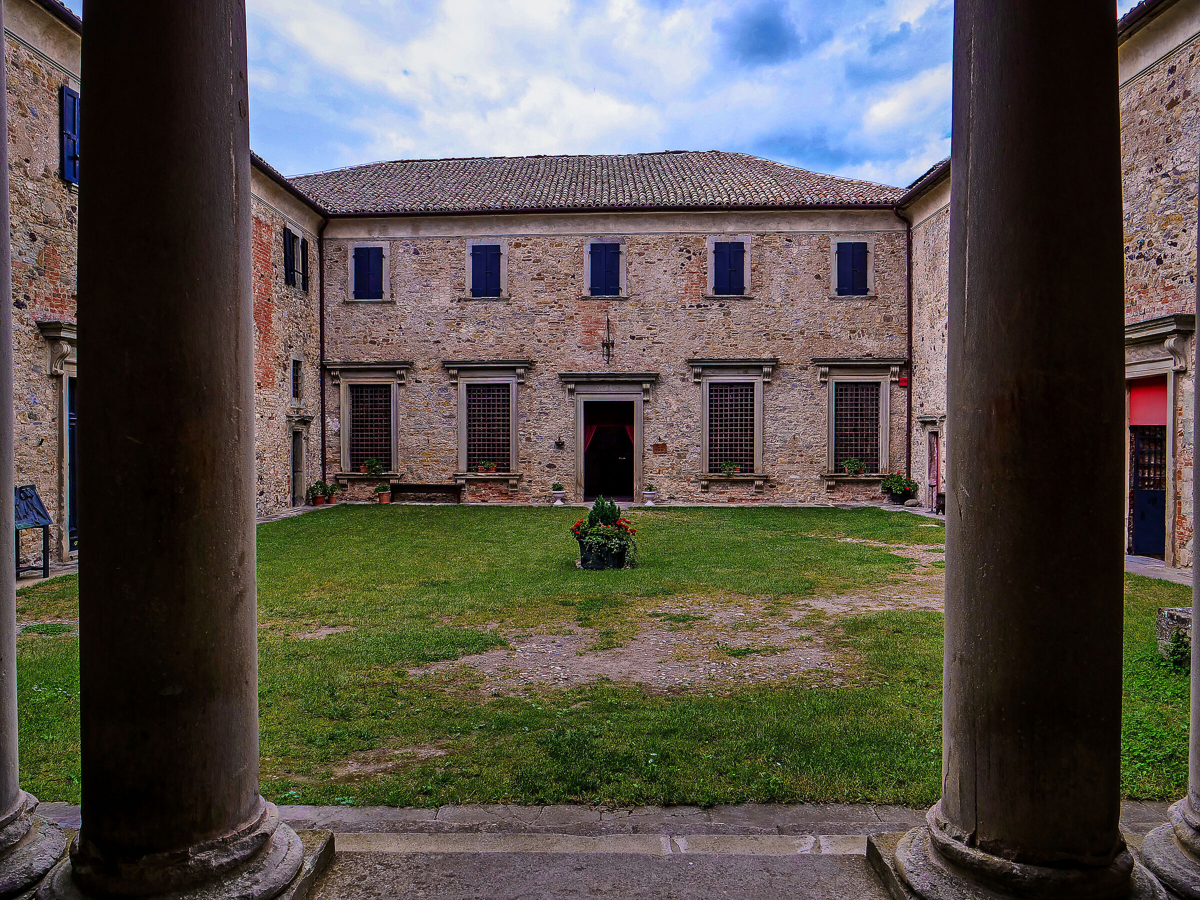 Court of Honour and Hall Façade