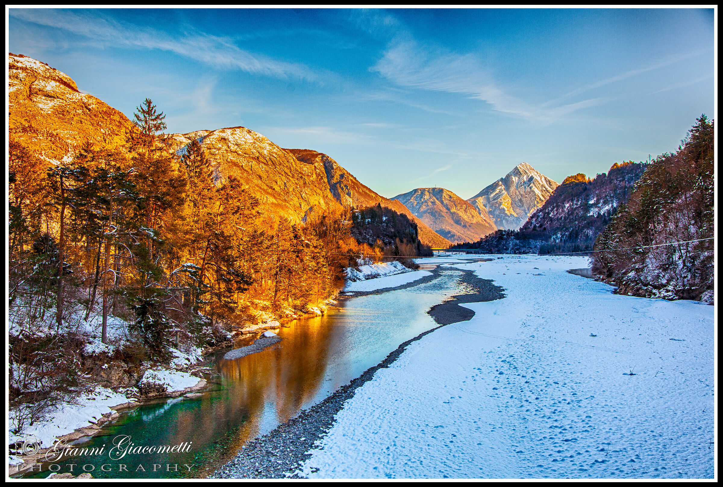 Invillino e il Monte Amariana sullo sfondo