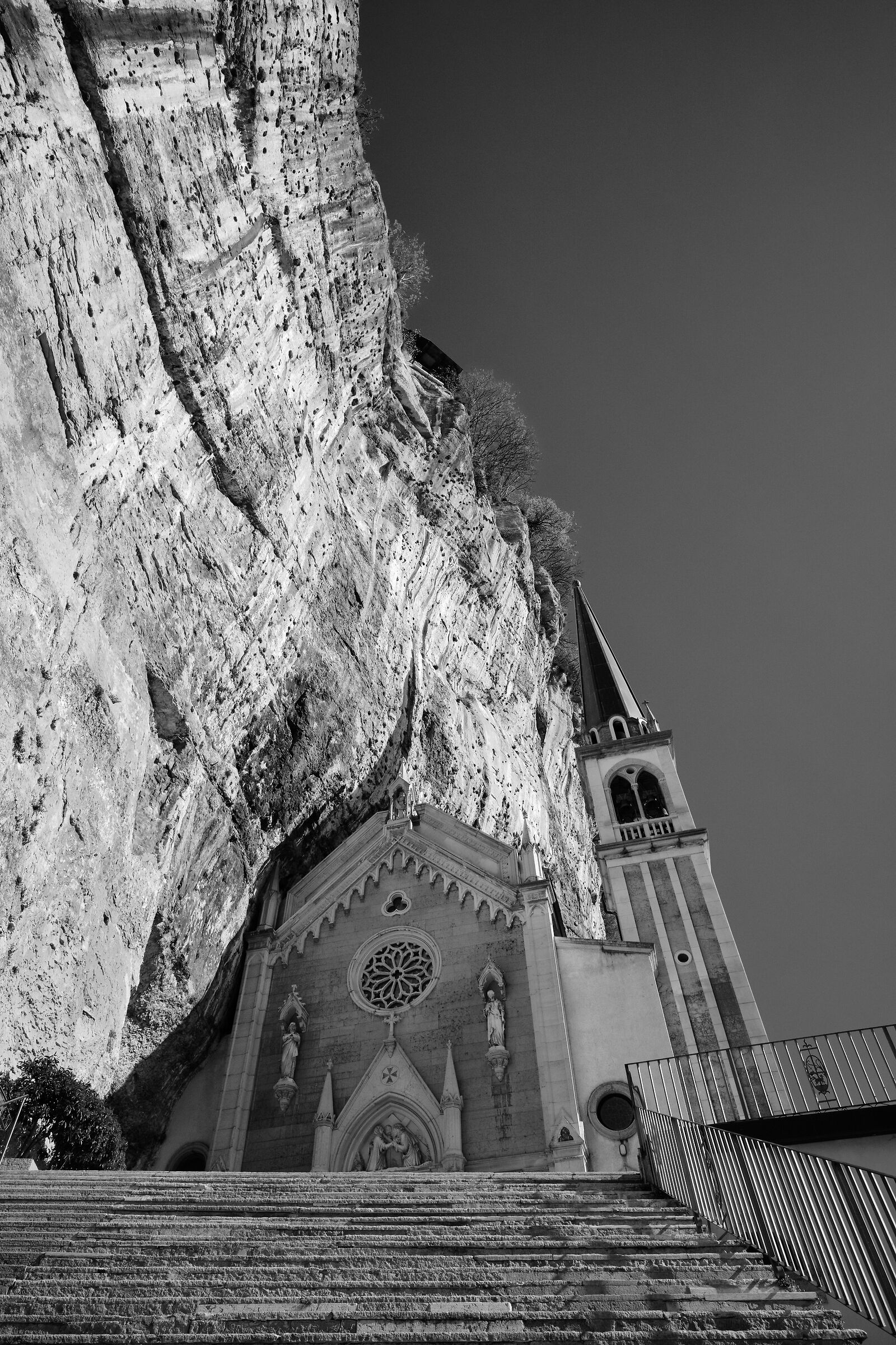 Between faith and rock