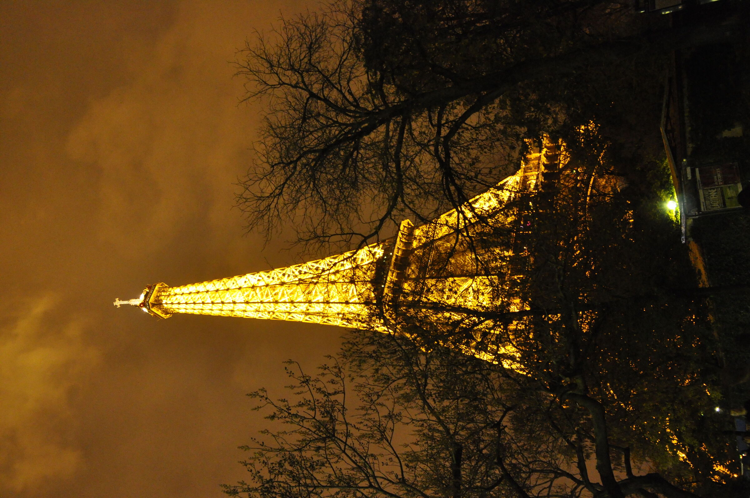 Torre Eiffel illuminata