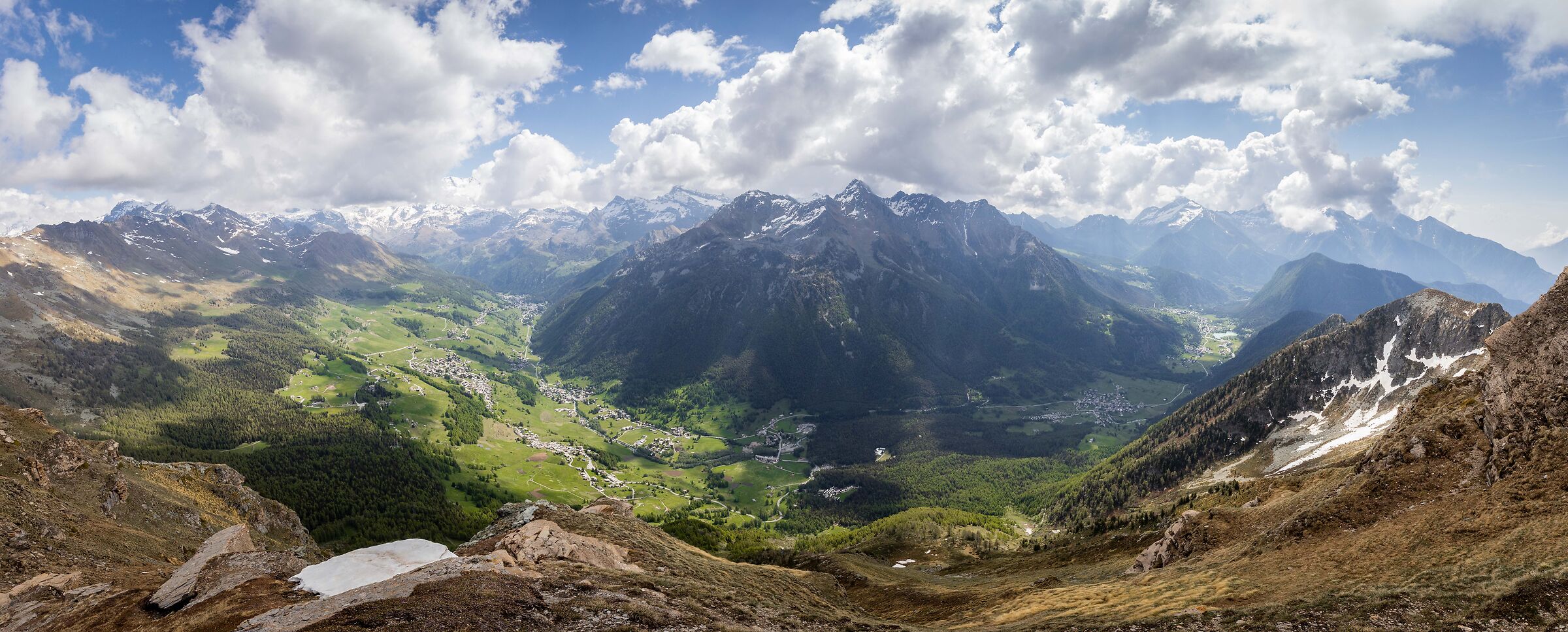 At the top of the Zerbion. View of the Val d'Ayas