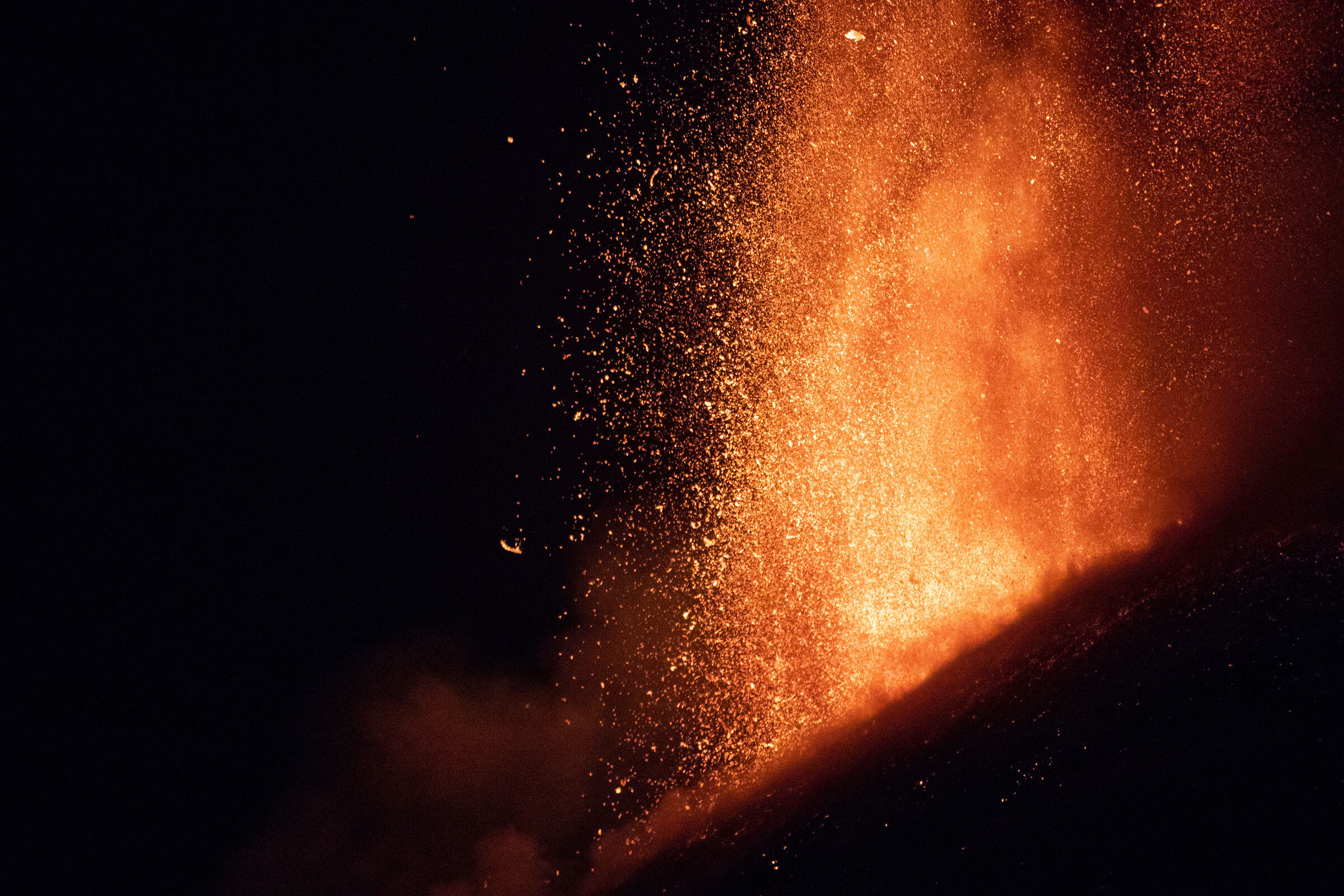 Volcanic bombs, 24 May 2021, Etna.