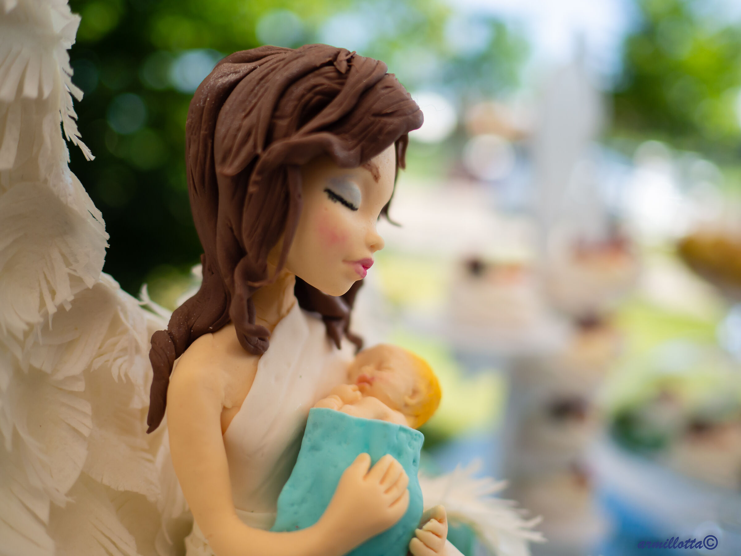 maternal love in sugar paste