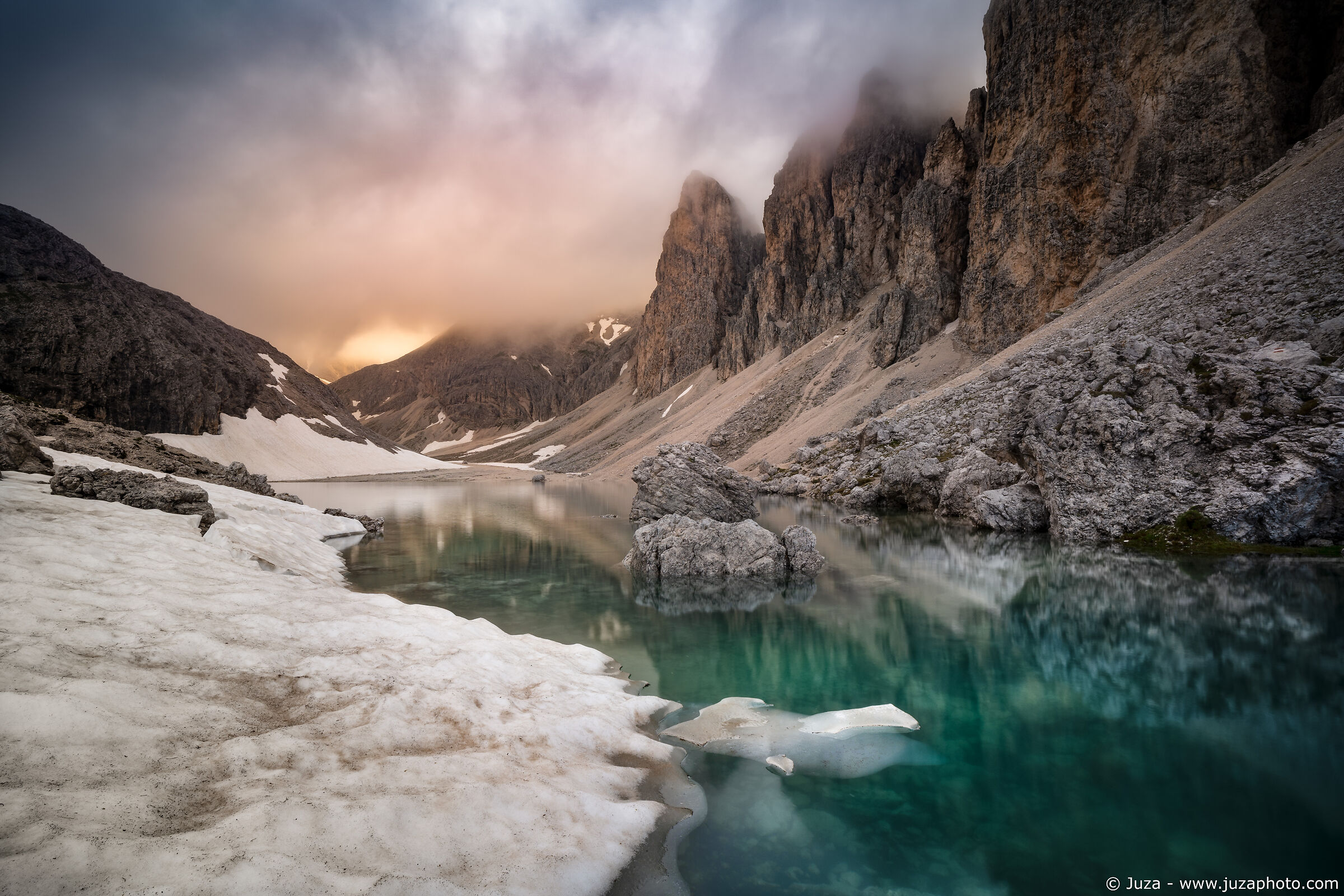 Lake Antermoia, the thaw