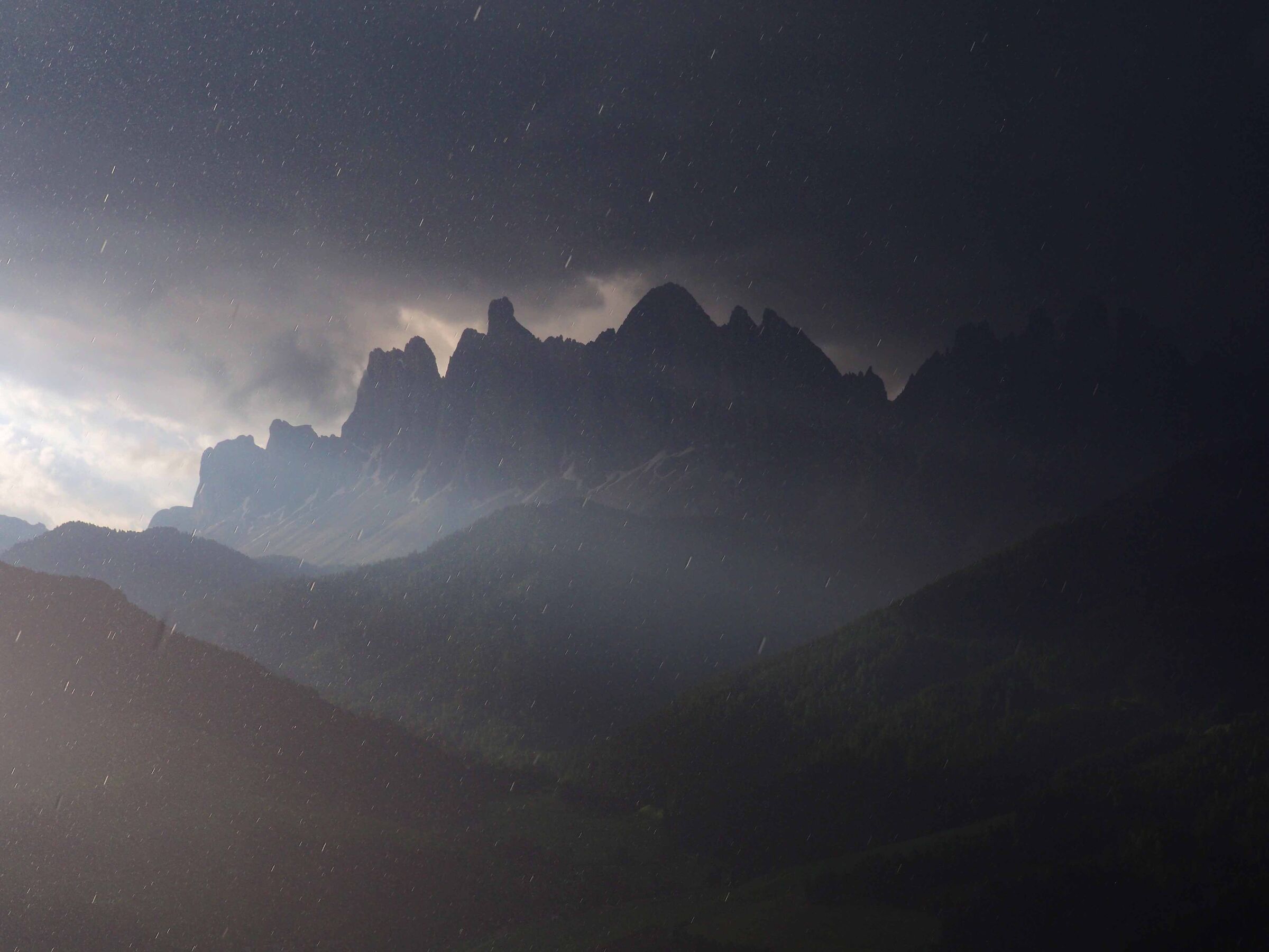 pioggia in Val di Funes