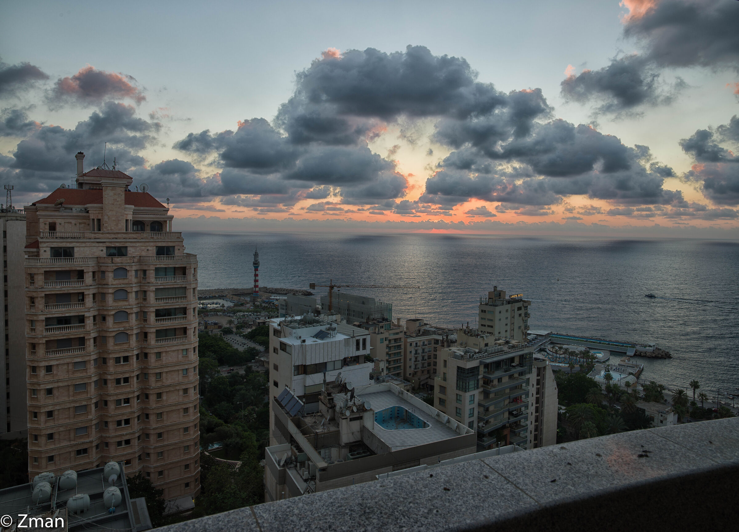 Tramonto e Ras Beirut