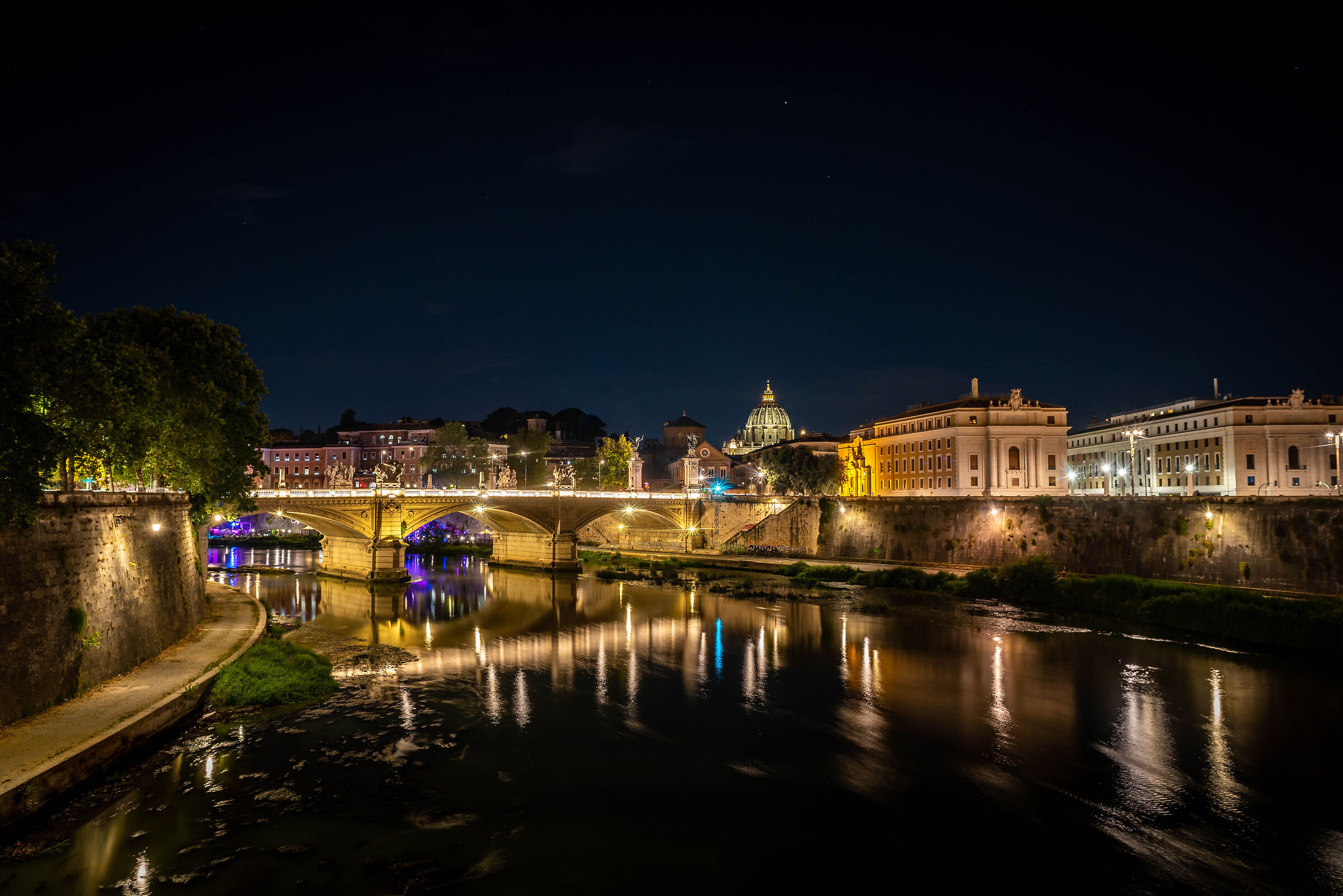 Ponte Vittorio Emanuele II in notturna