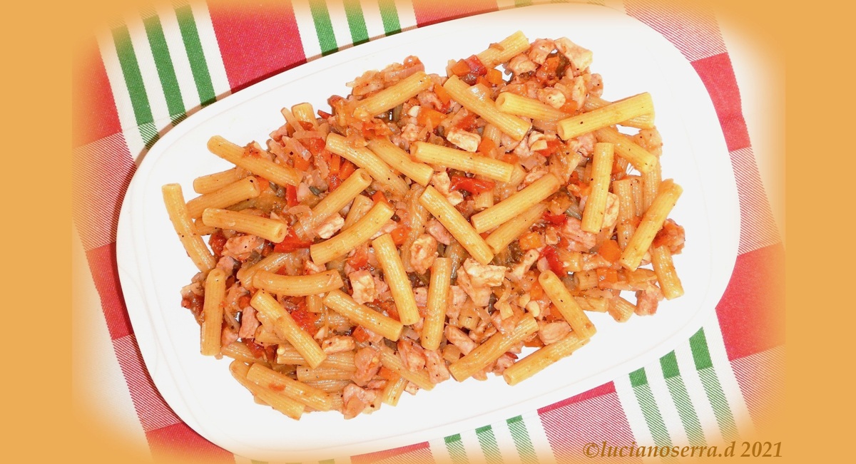 Celery seasoned with vegetables and pork loin