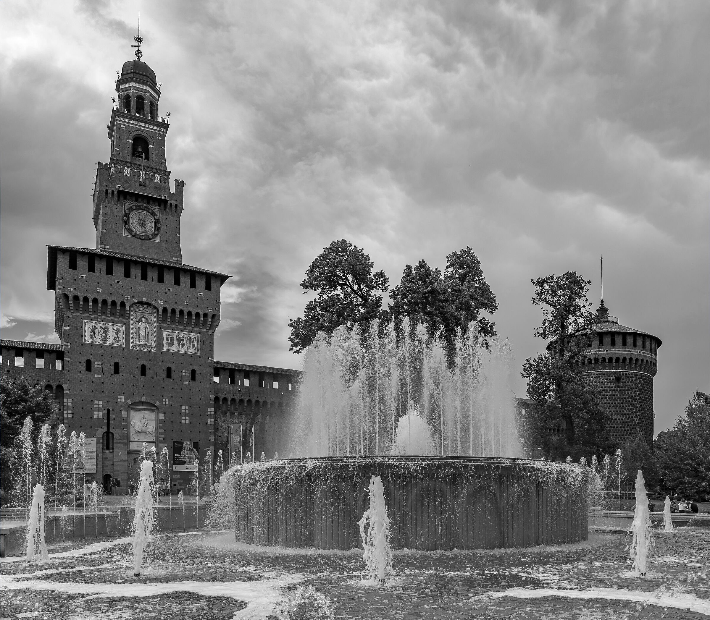 Torre del Filarete and fountain "Torta degli sposi" - 5