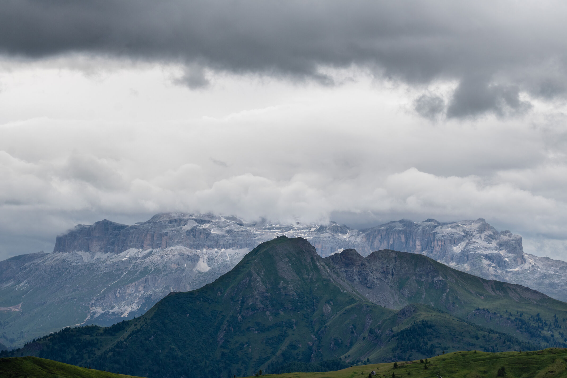 Tempesta in arrivo ed echi di guerra