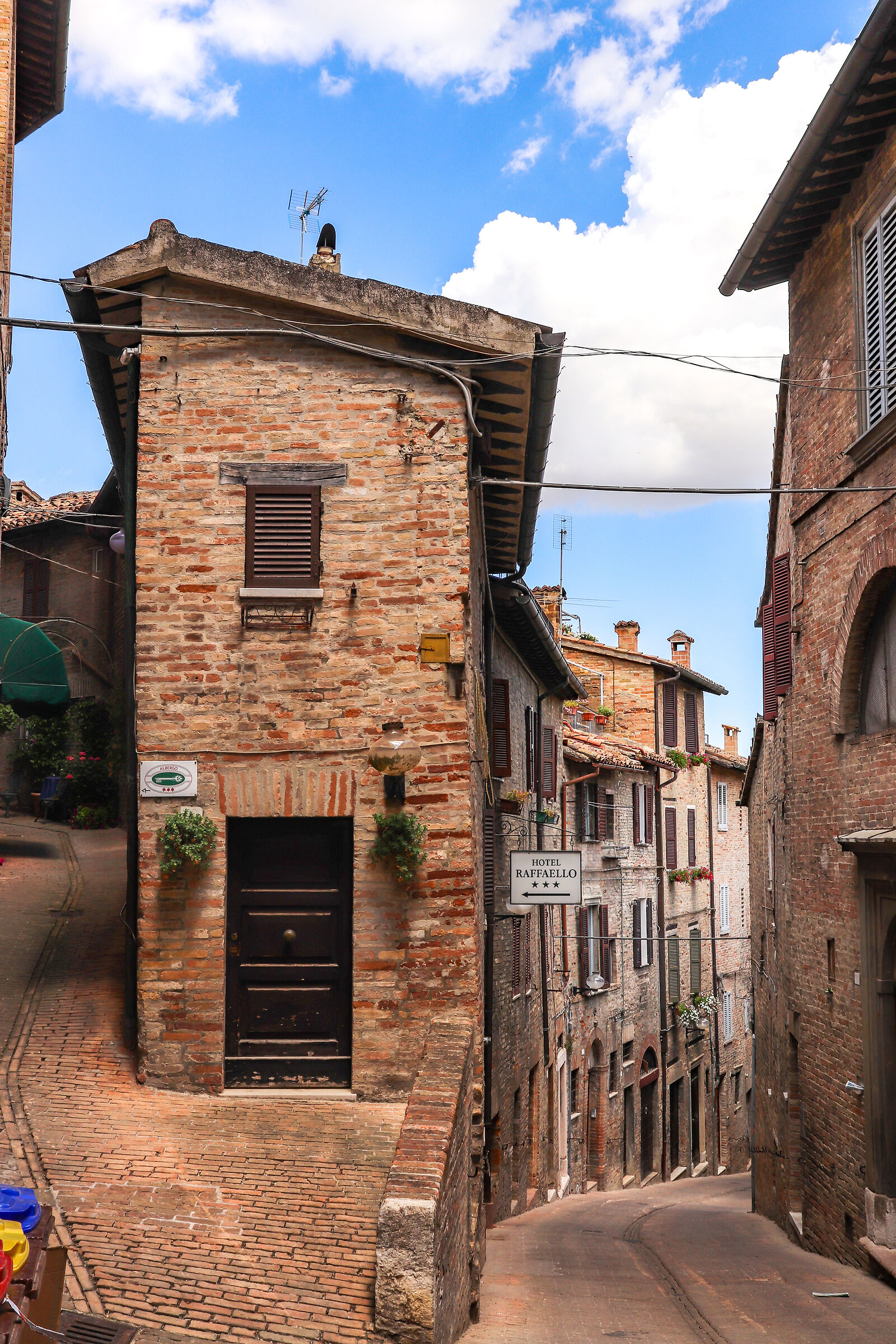 Among the alleys of Urbino
