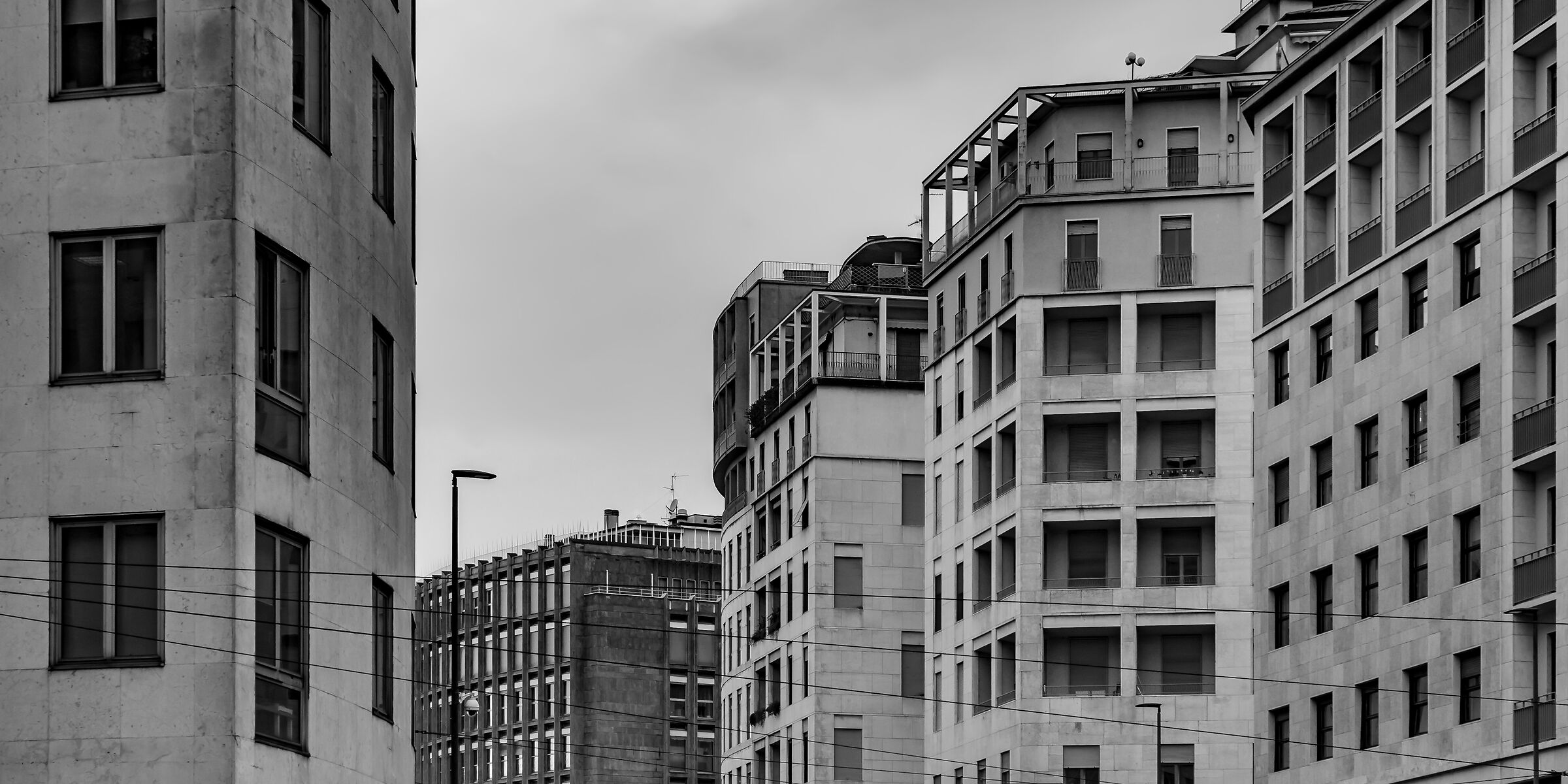 Via Alberico Albricci vista da Via Larga - 2