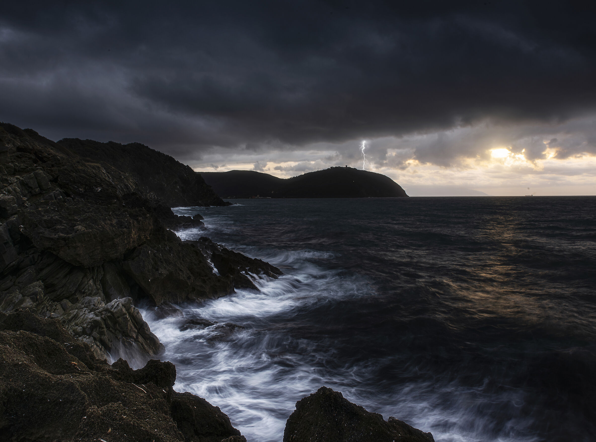 Populonia under the thunderstorm
