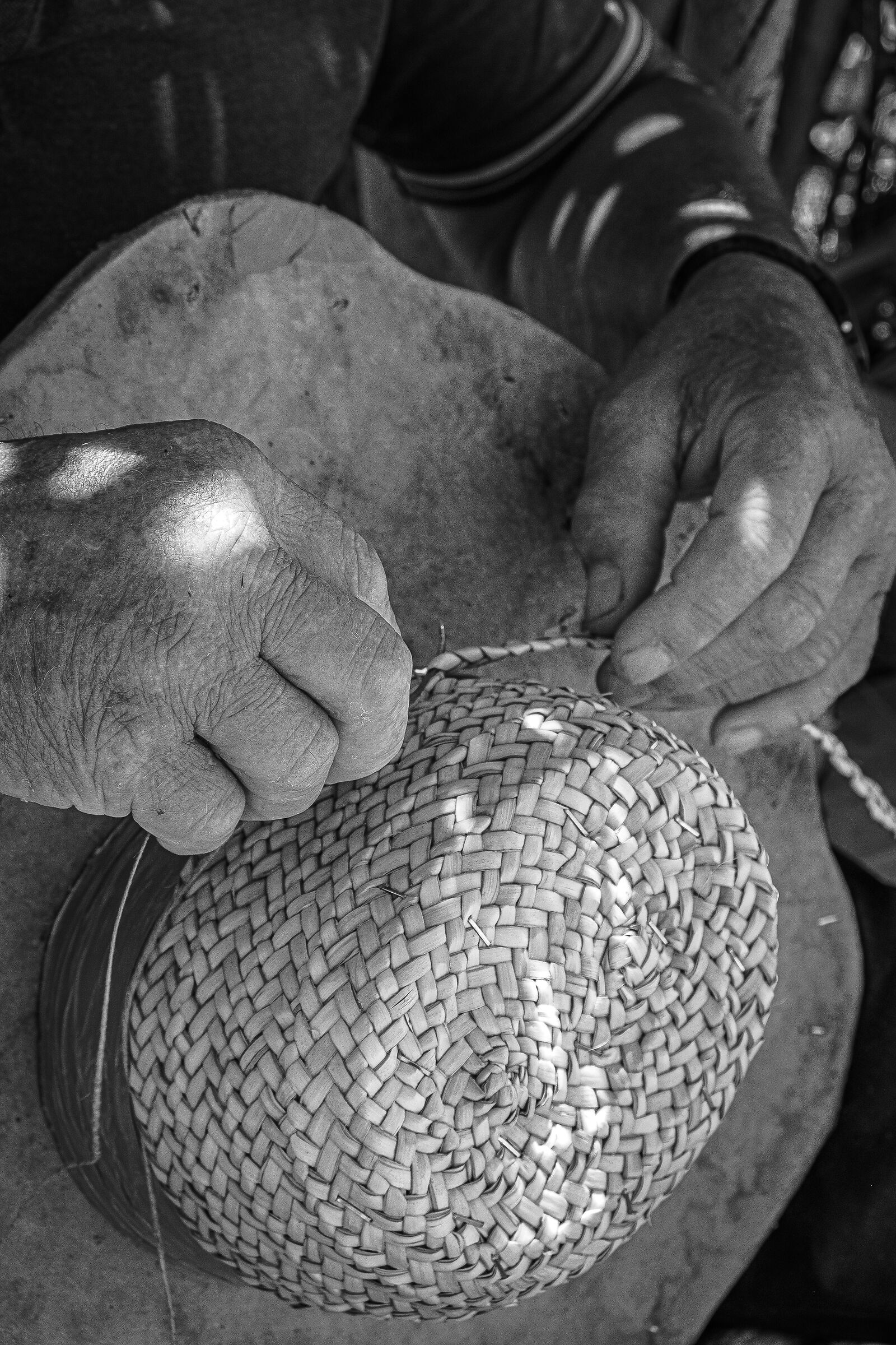 Artigiano siciliano all'opera, San Vito Lo Capo