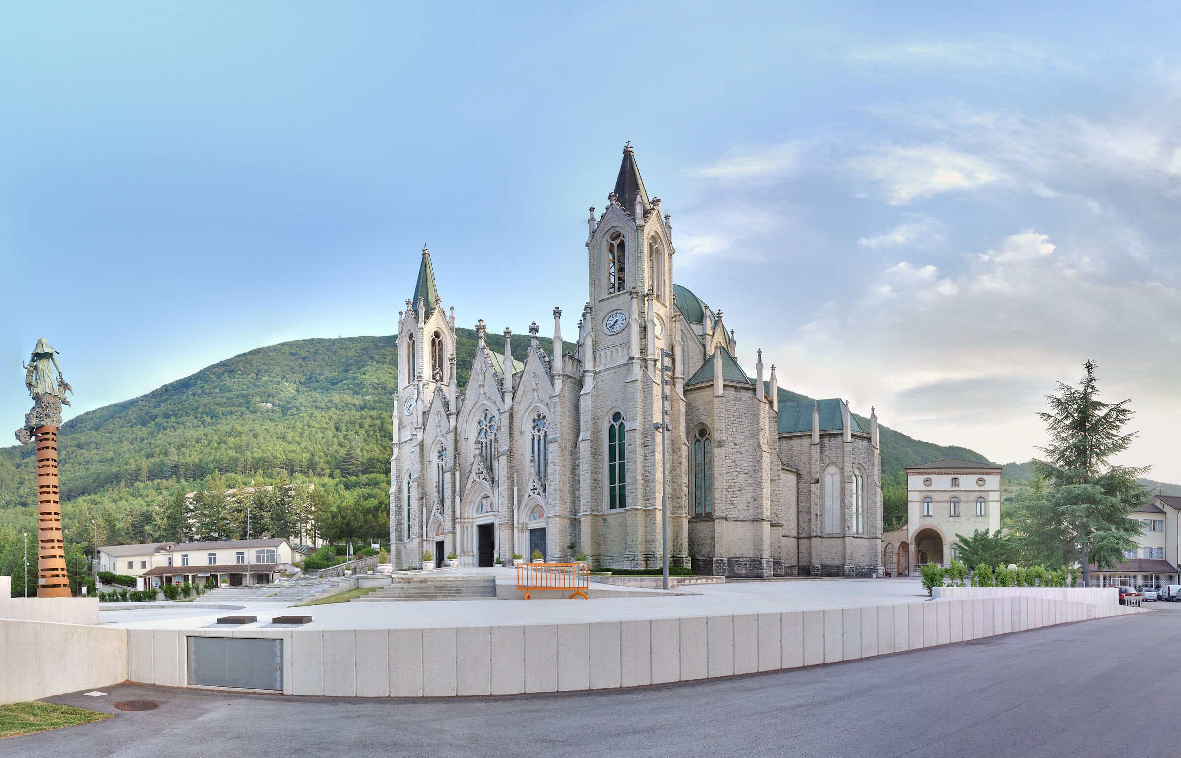 Minor Basilica of our Lady of Sorrows Castelpetroso (Is)