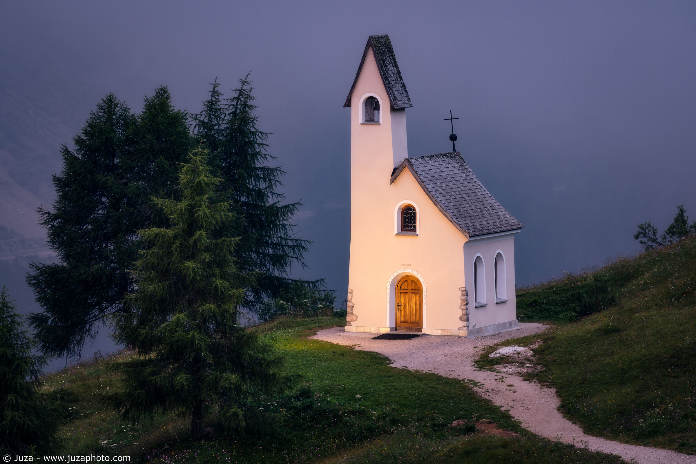 La chiesetta di Passo Gardena