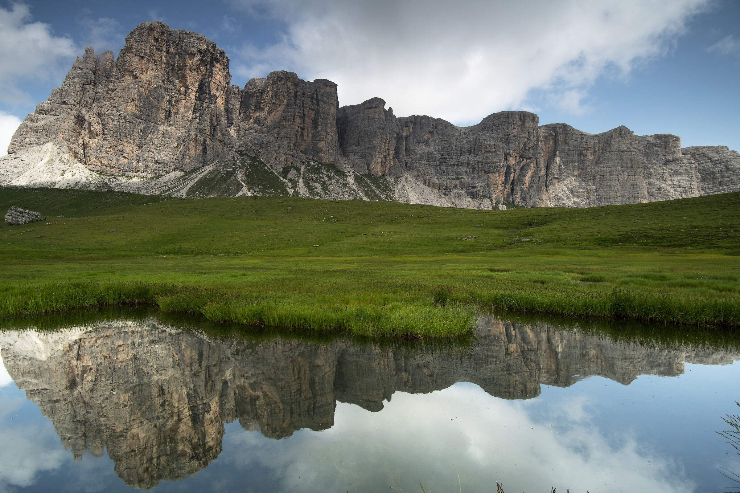 Specchiata al lago delle Baste