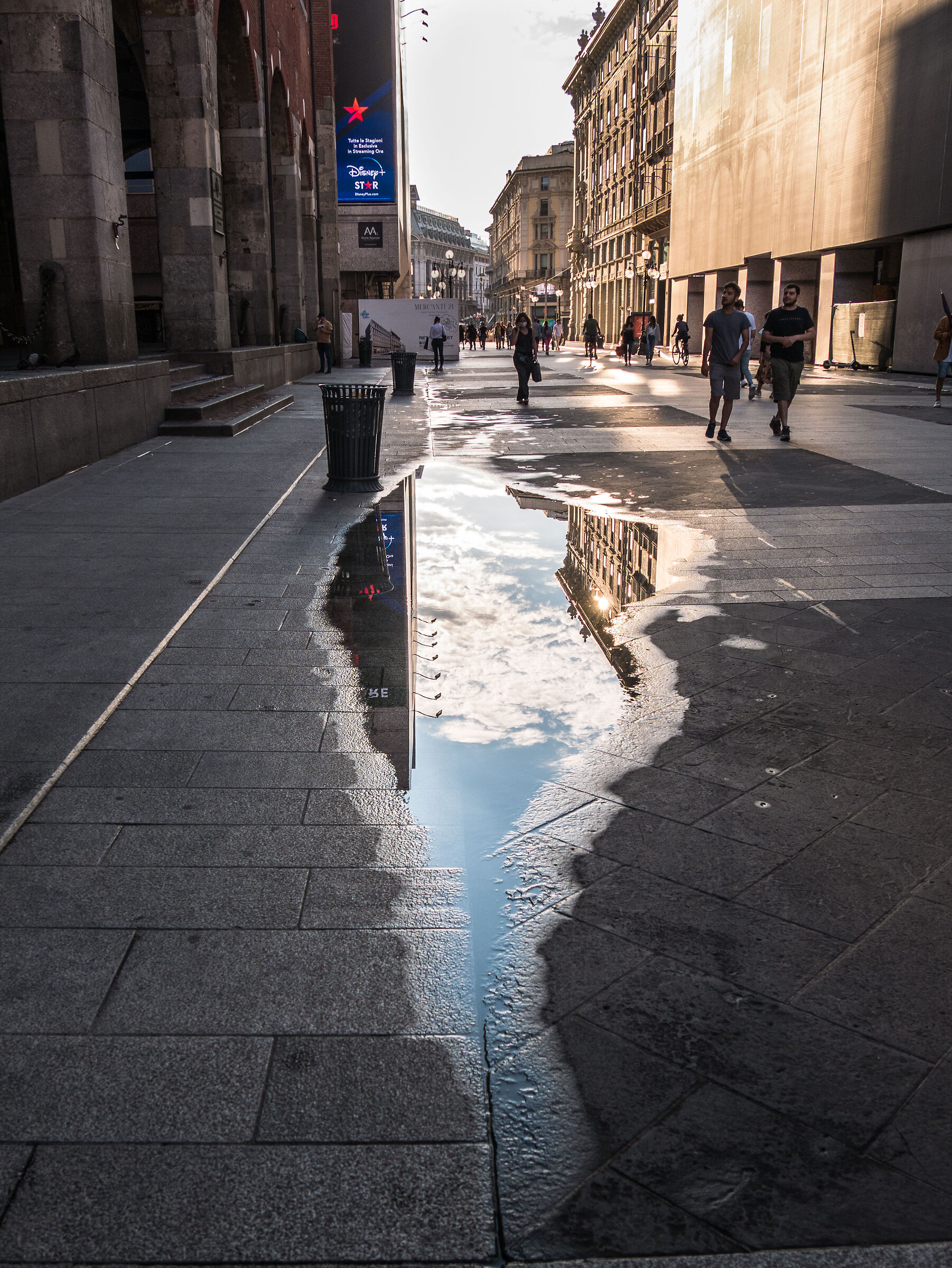 Piazza Mercanti - Milan