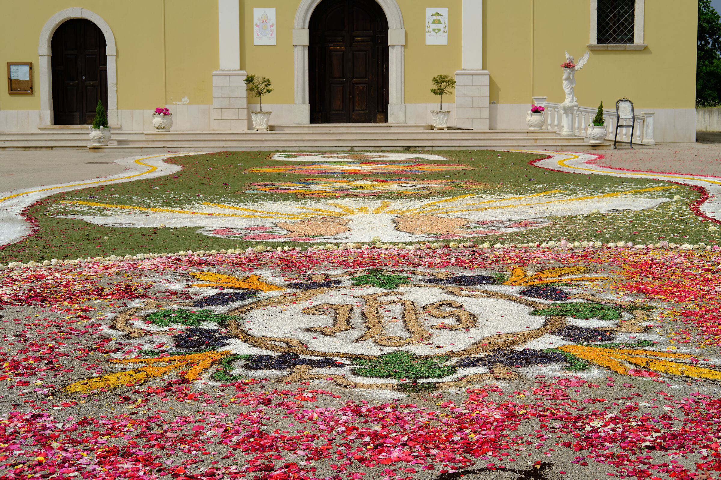Infiorata Sanctuary of Madonna della Neve, Bonito