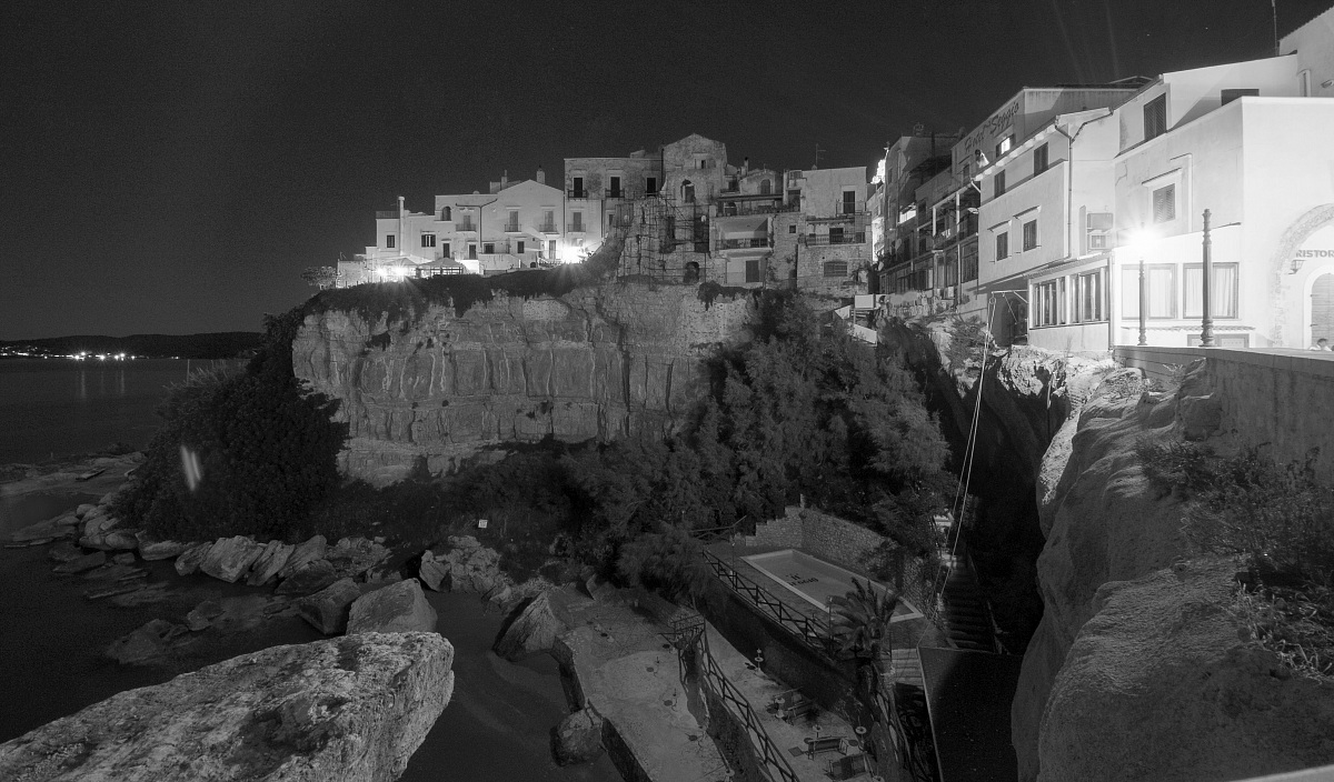 Vieste in black and white
