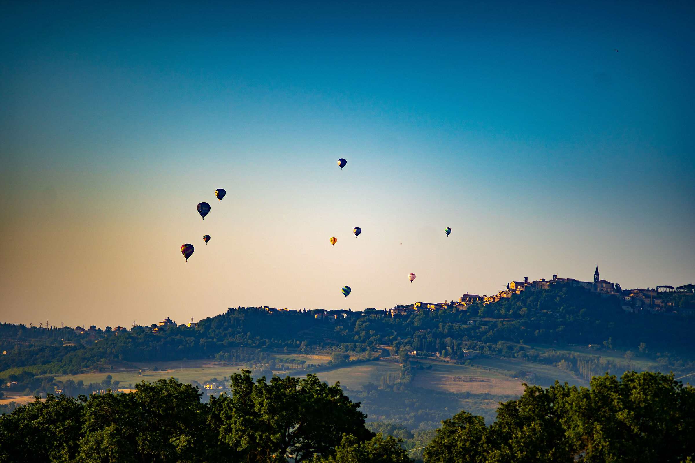 Mongolfiere su Todi