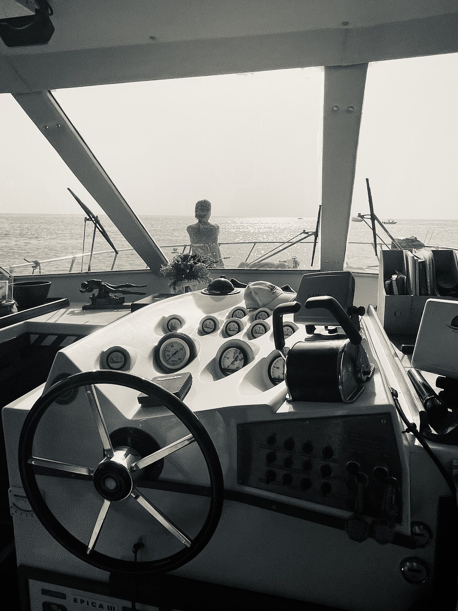 Tra questa immensità s'annega il pensier mio